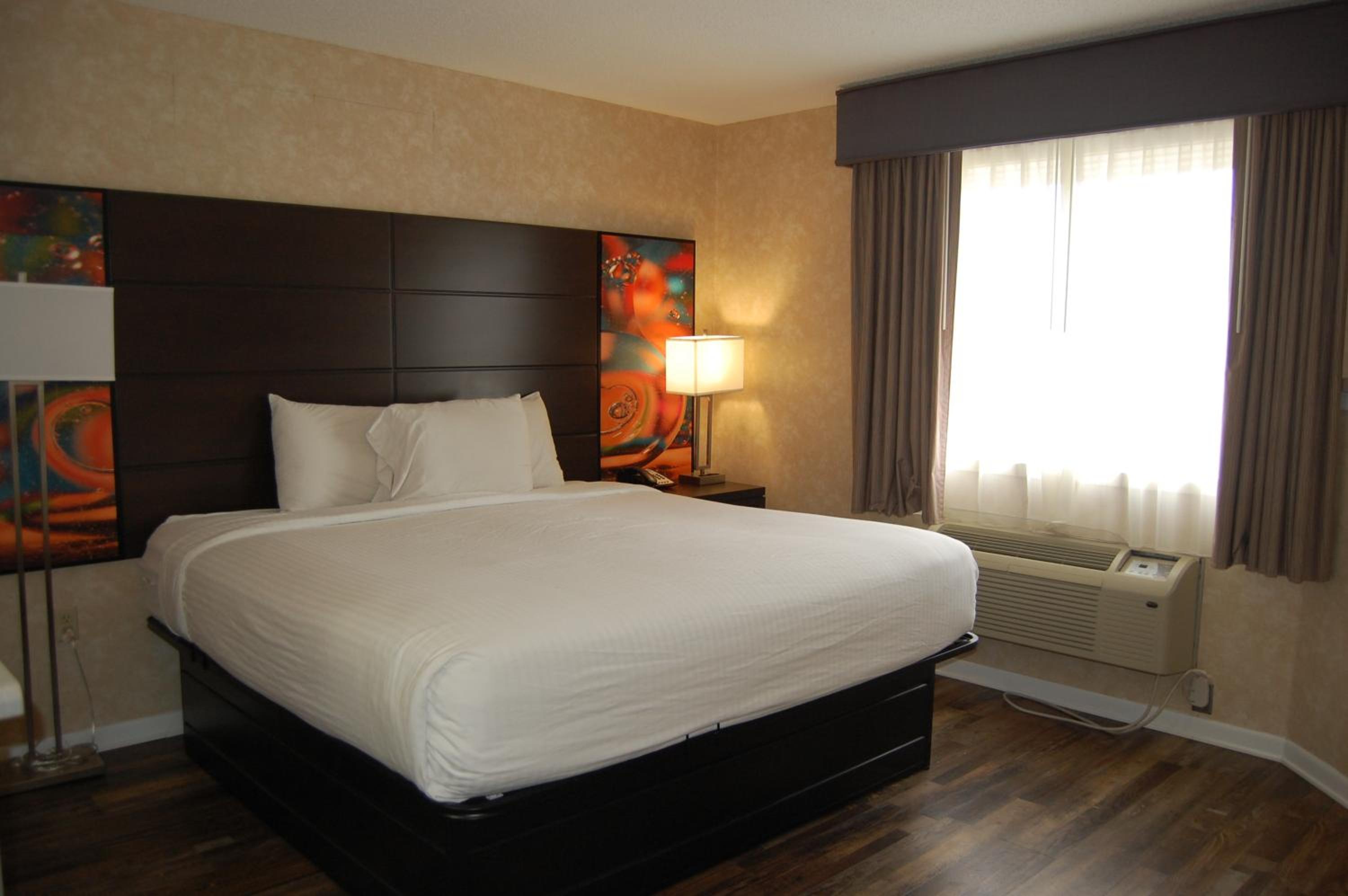 Suite with King Bed, Fireplace - Photo 1