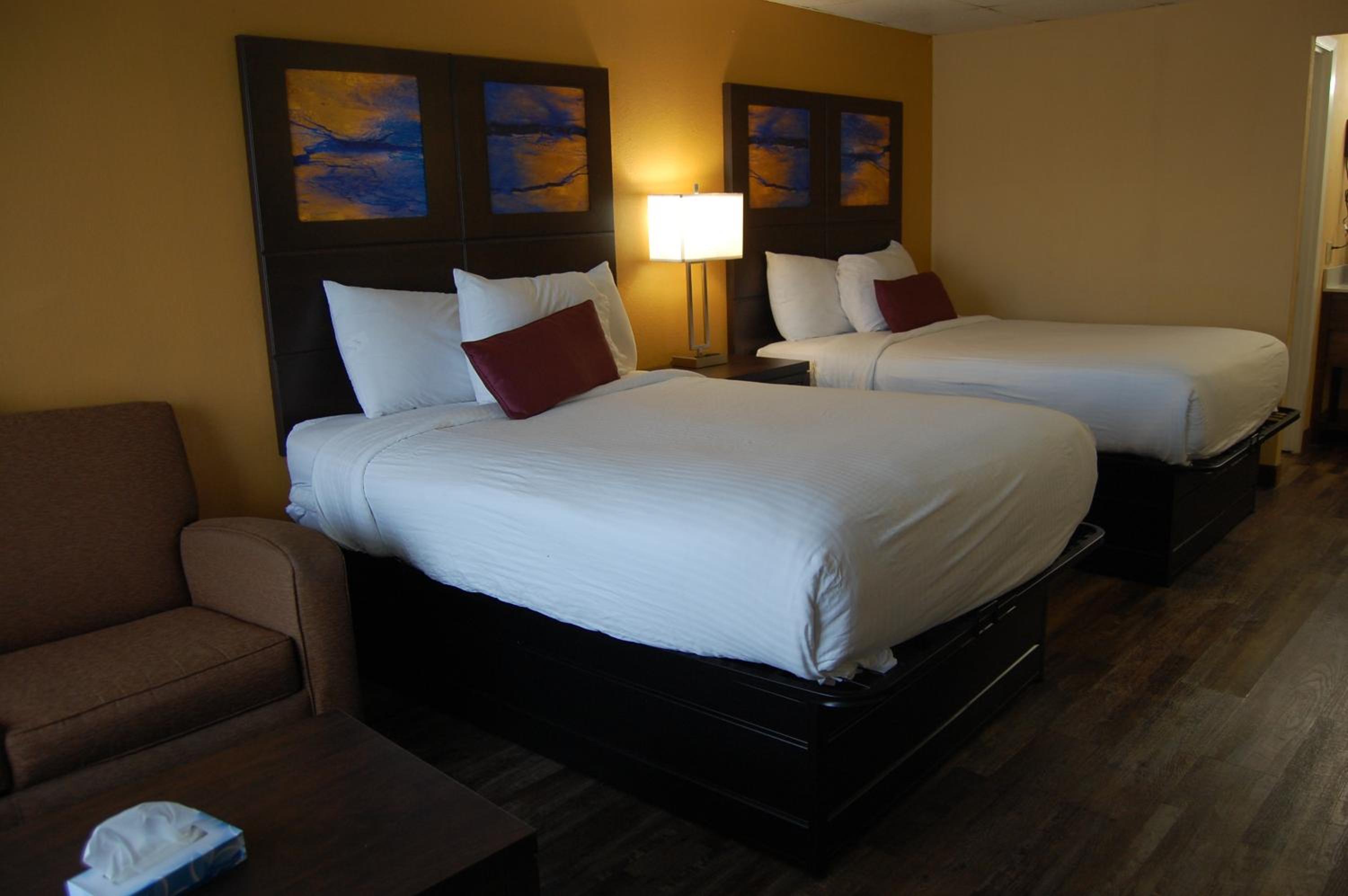 Standard Room With Two Double Beds photo 3