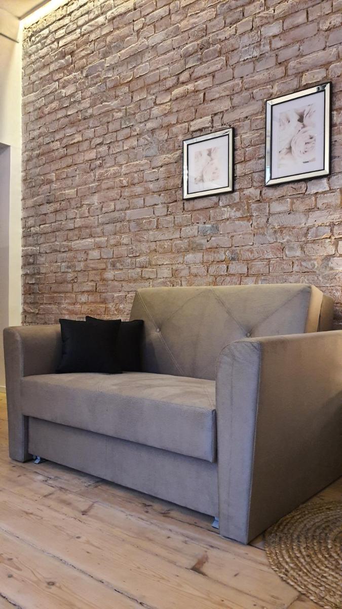 One-Bedroom Apartment - Photo 7