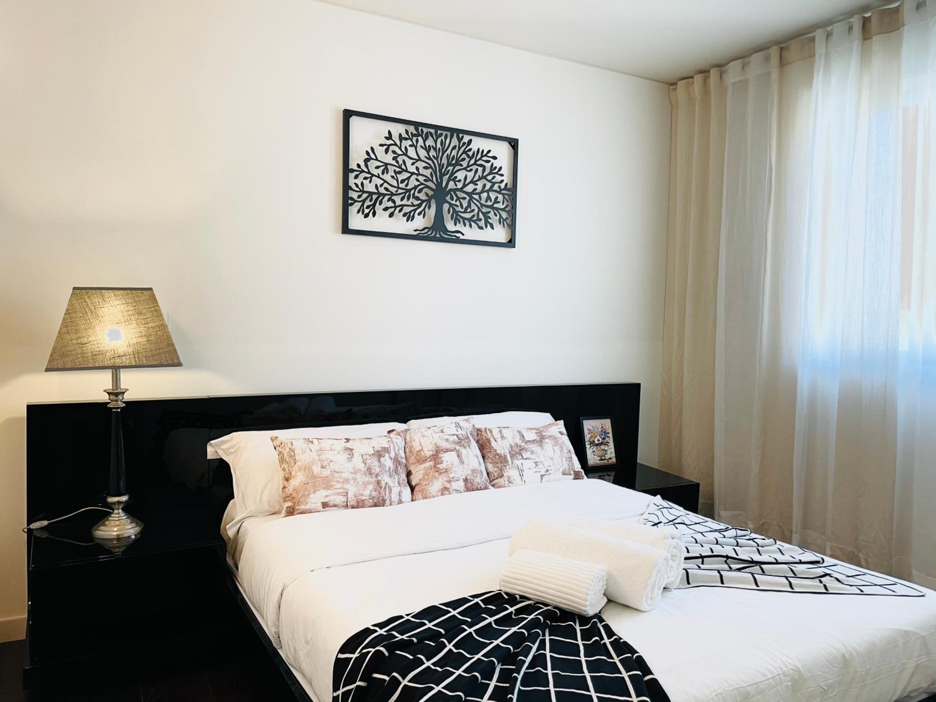 Two-Bedroom Apartment - Photo 3