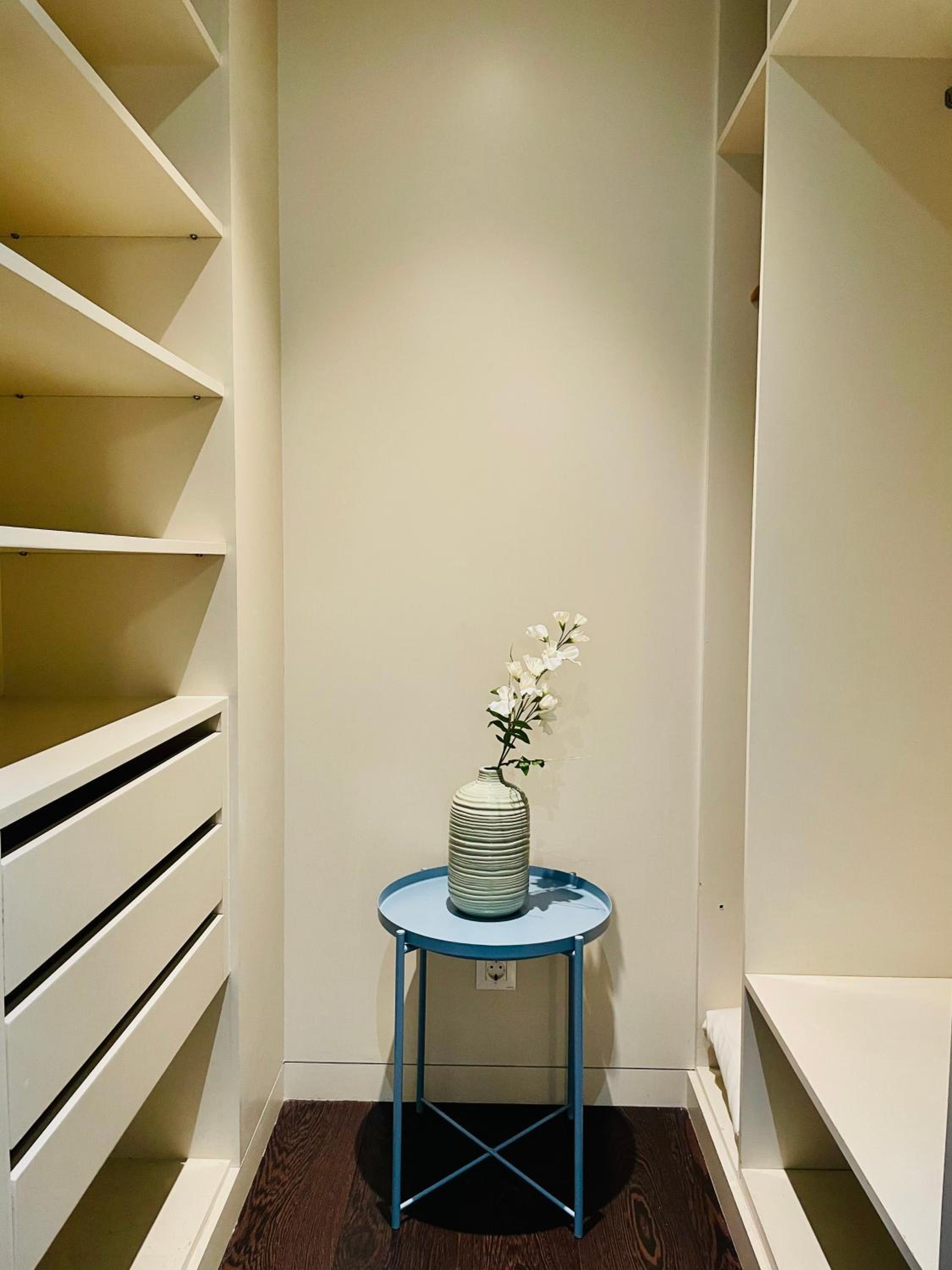 Two-Bedroom Apartment - Photo 8