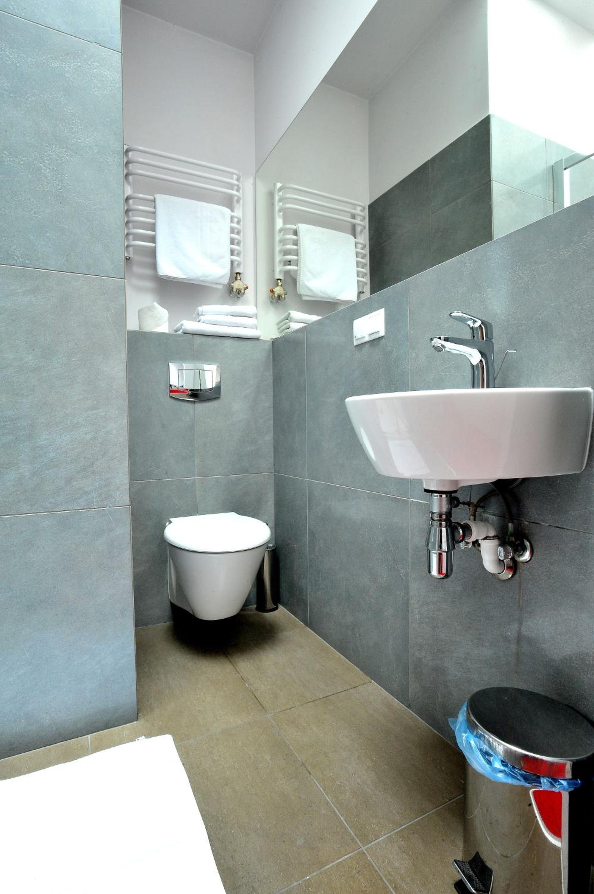 Standard Twin Room - Photo 2
