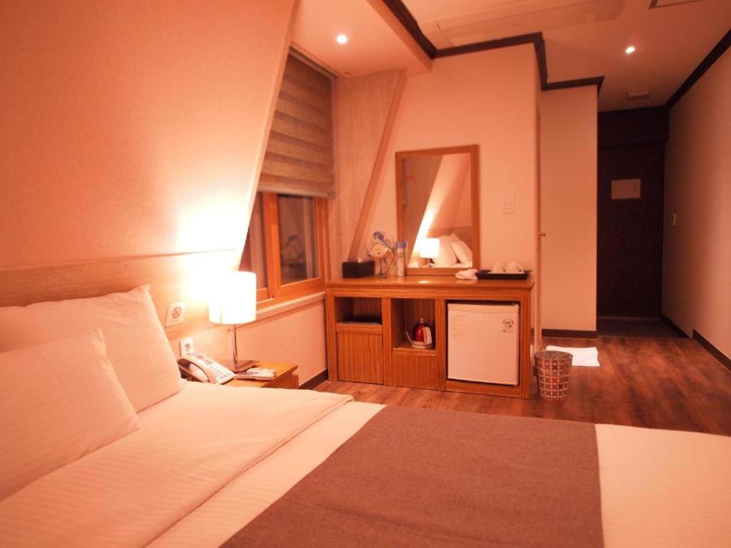 Double Room - Photo 4