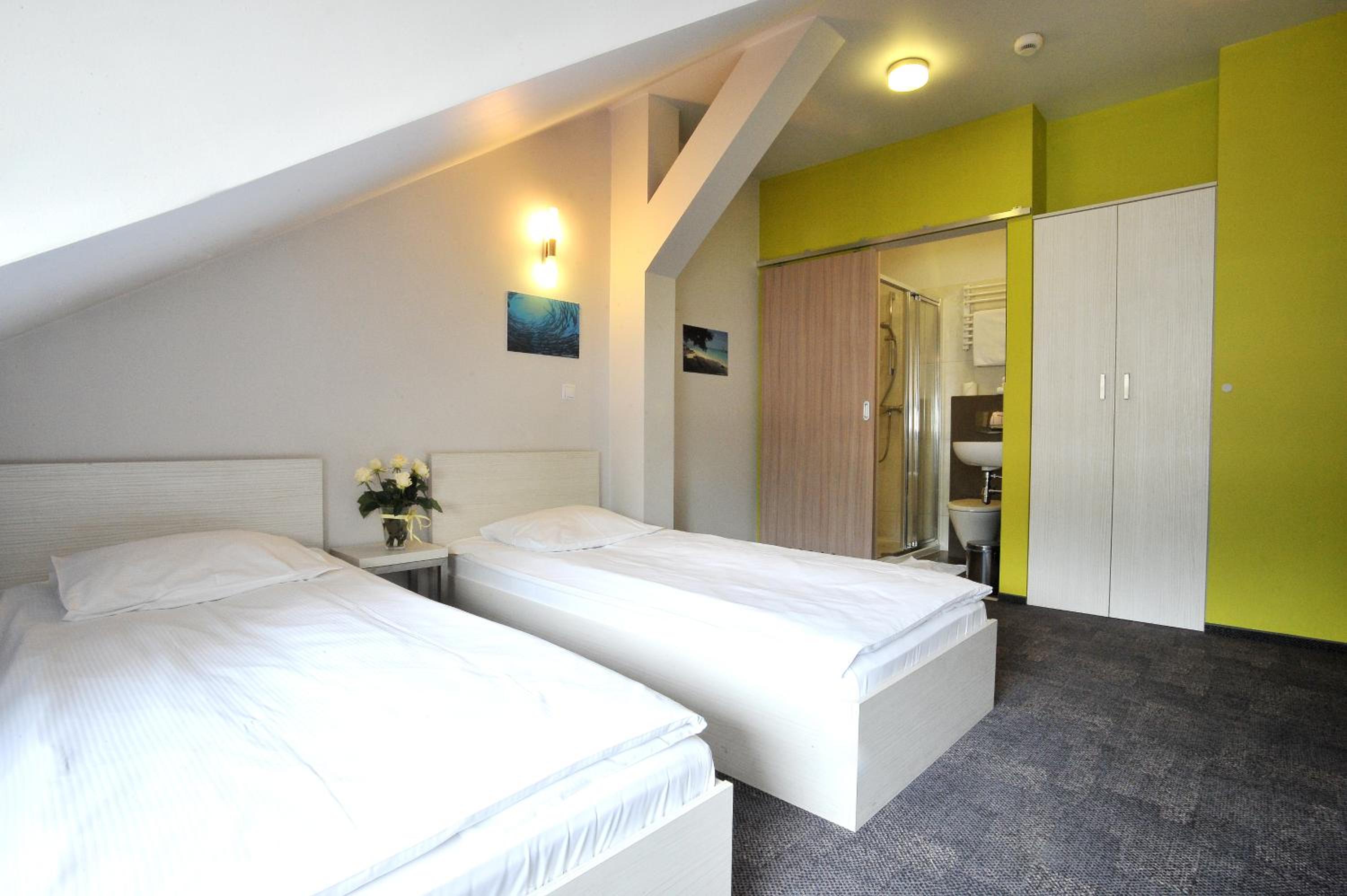 Standard Twin Room photo 2
