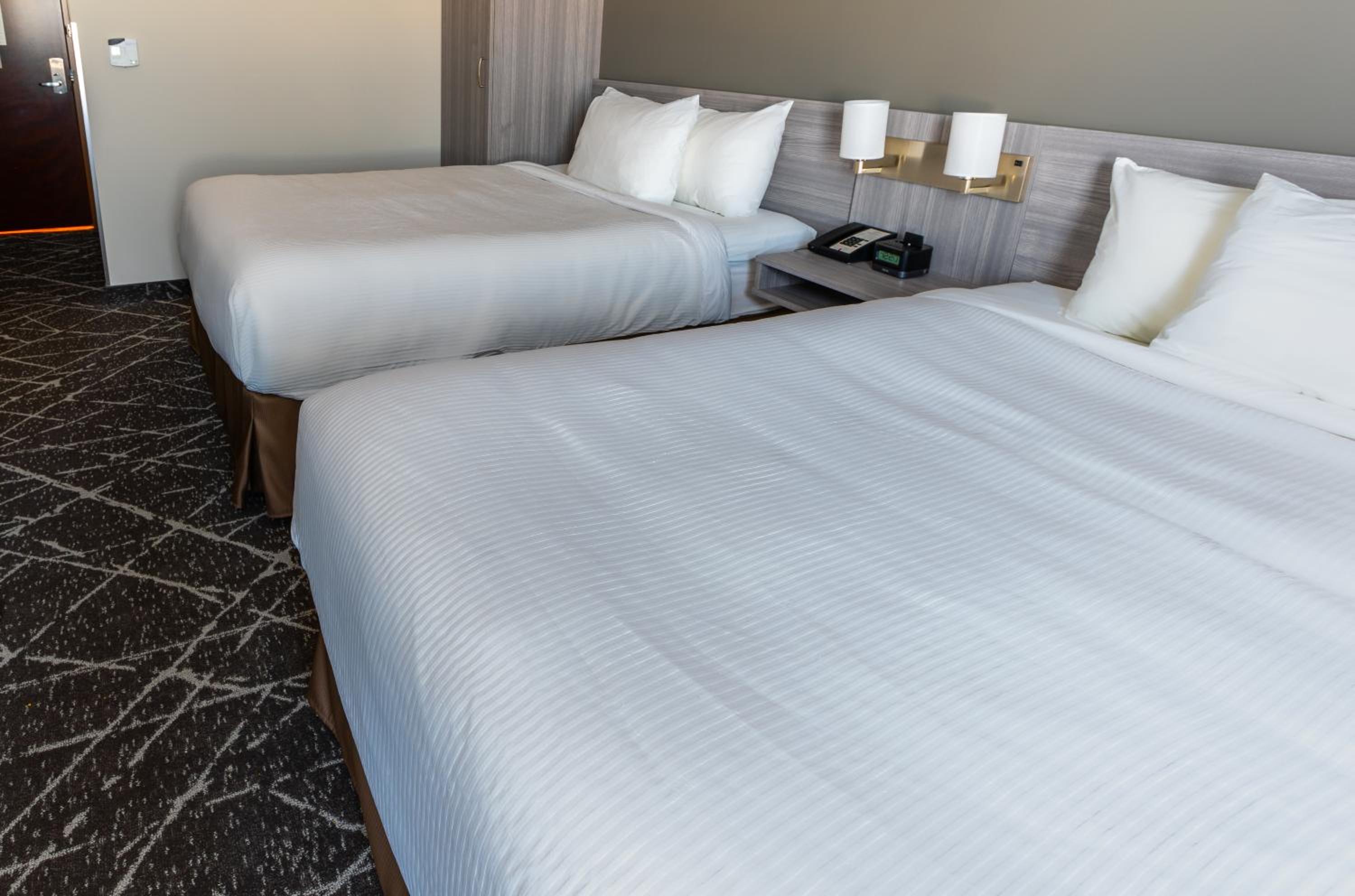 Deluxe Queen Room with Two Queen Beds - Non-Smoking photo 1