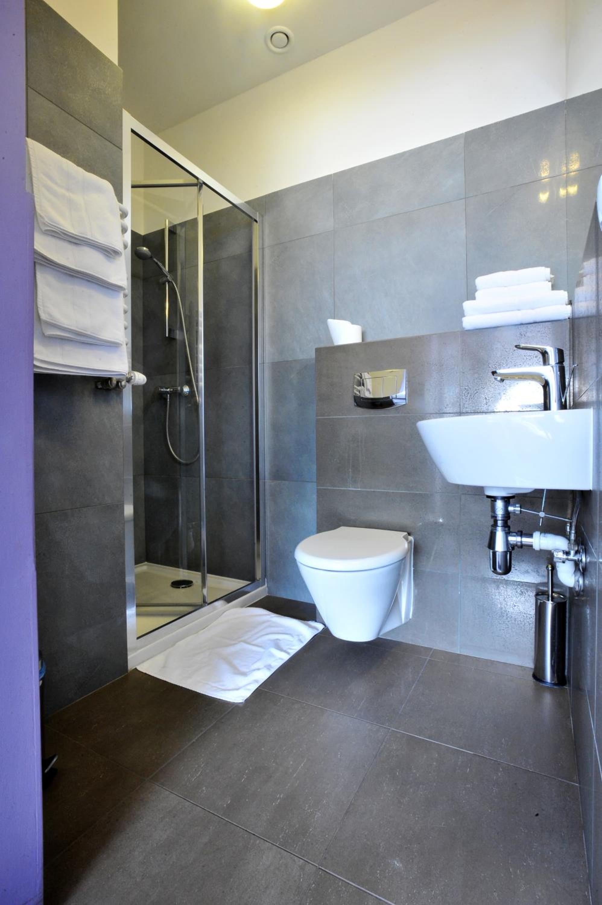 Quadruple Room - Photo 3