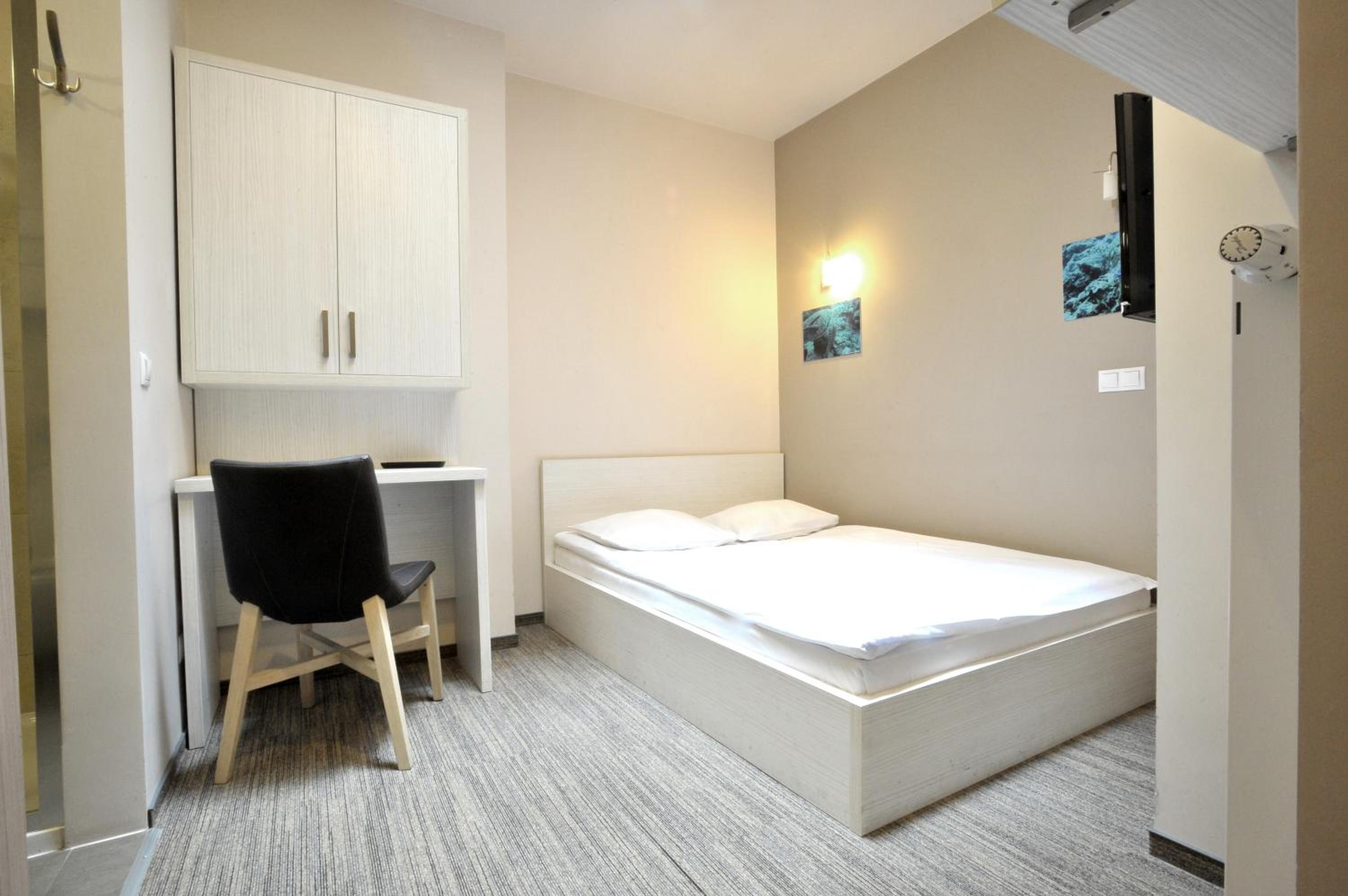 Standard Double Room - Photo 1