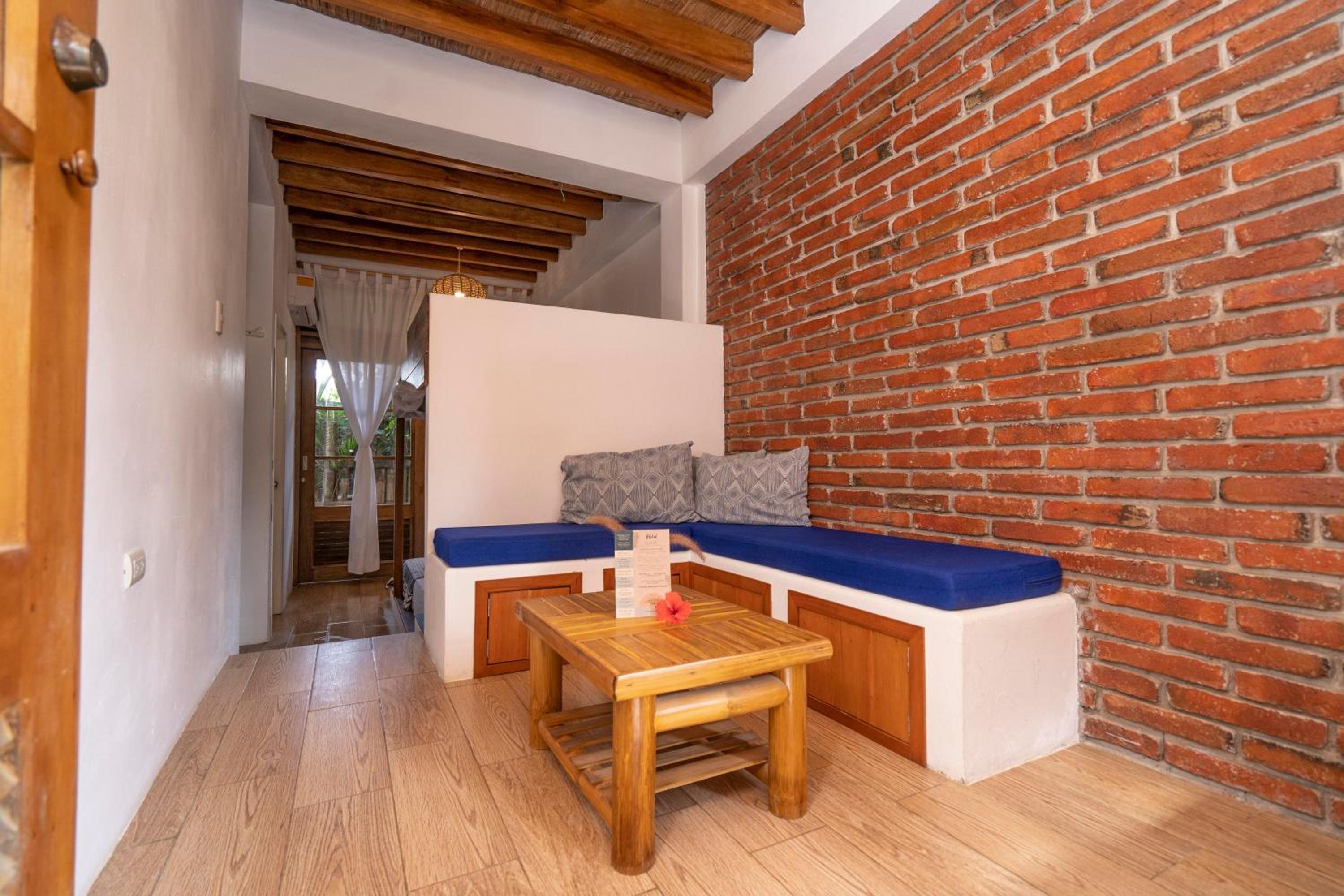 Standard Family Room photo 1