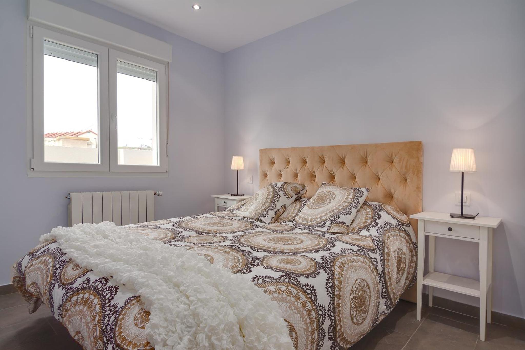 Apartamento de tres habitaciones con balcón y vista al mar - Acacio Gutiérrez, 118