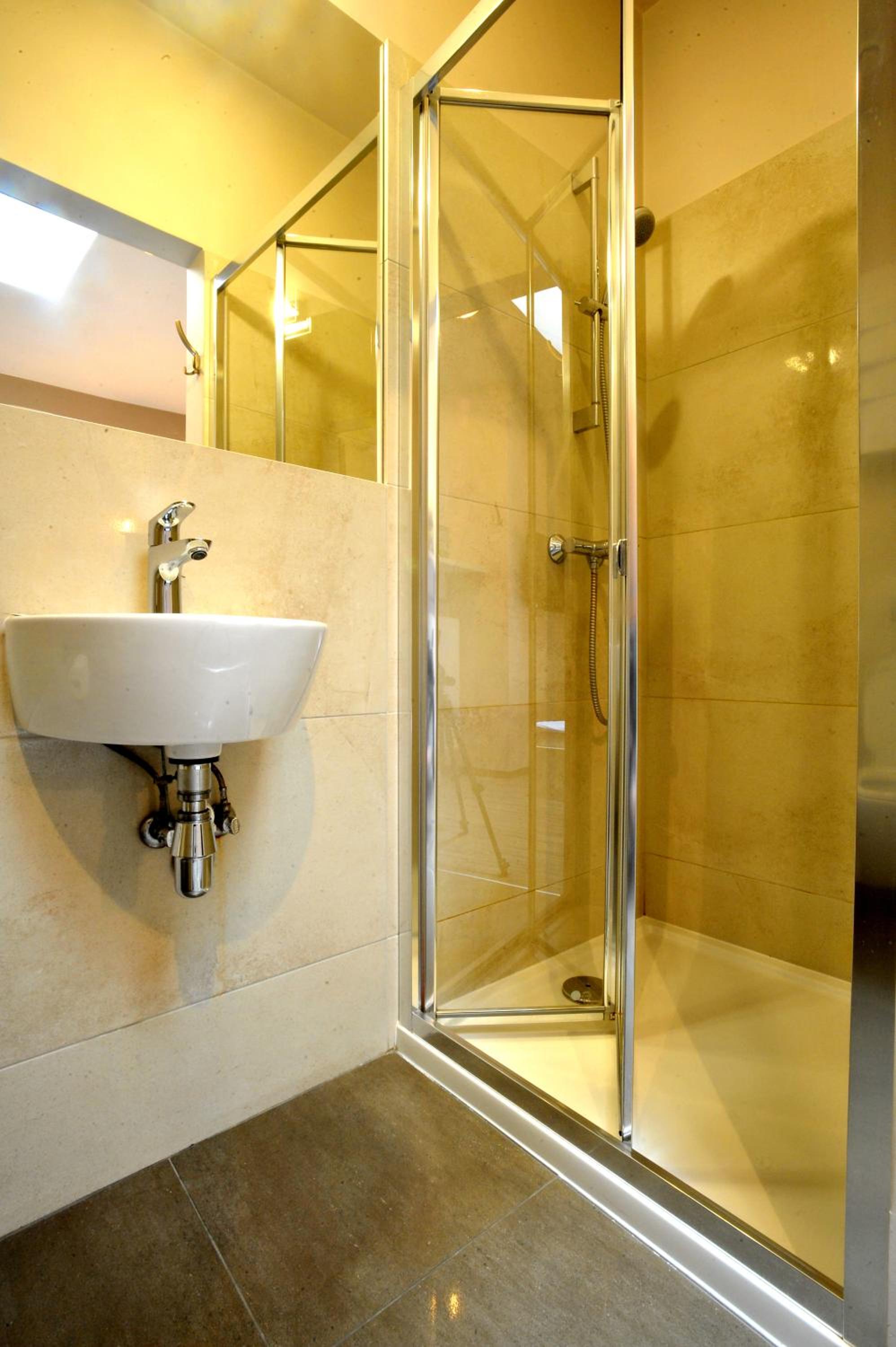 Standard Double Room - Photo 4