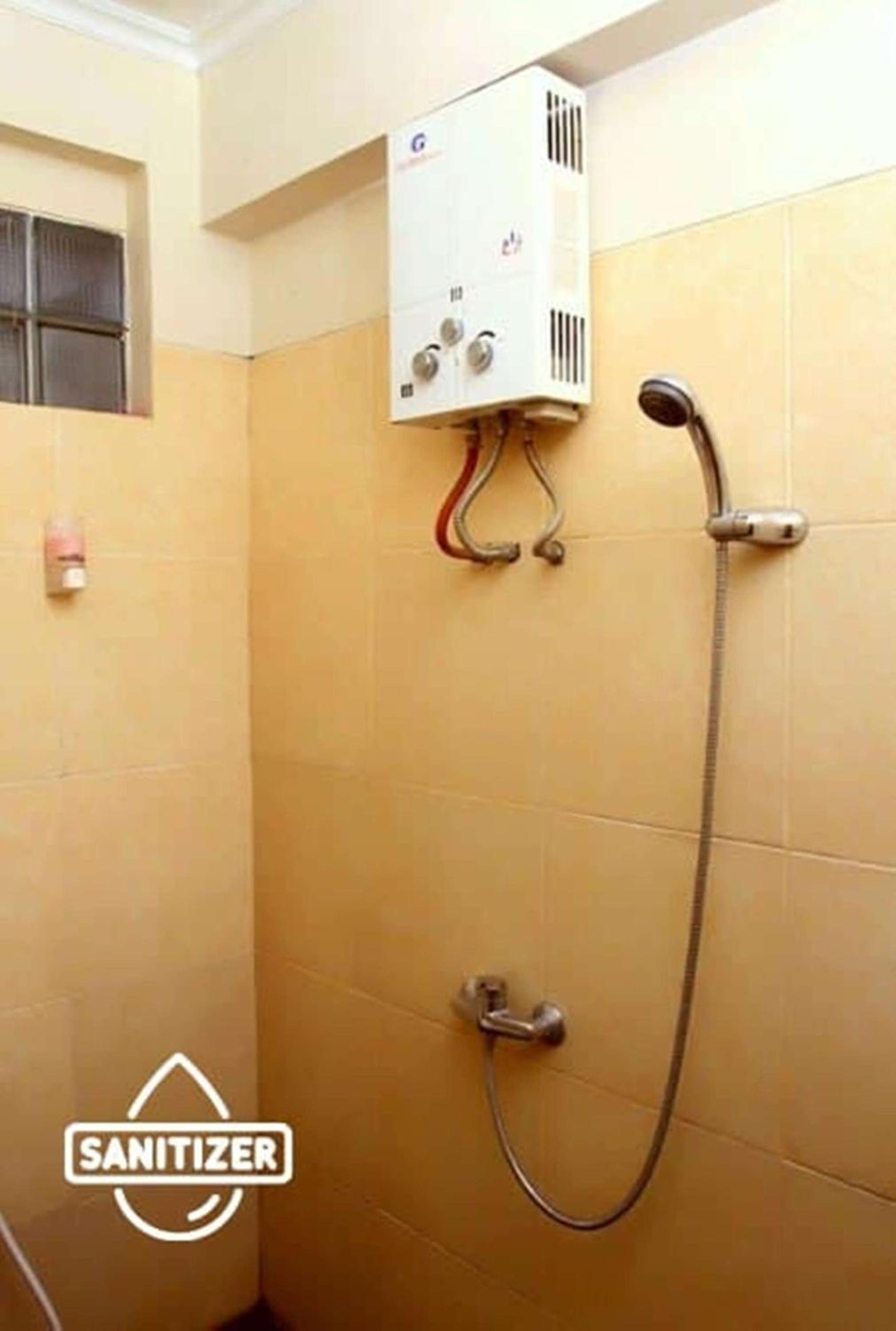 Double Room with Private Bathroom photo 3