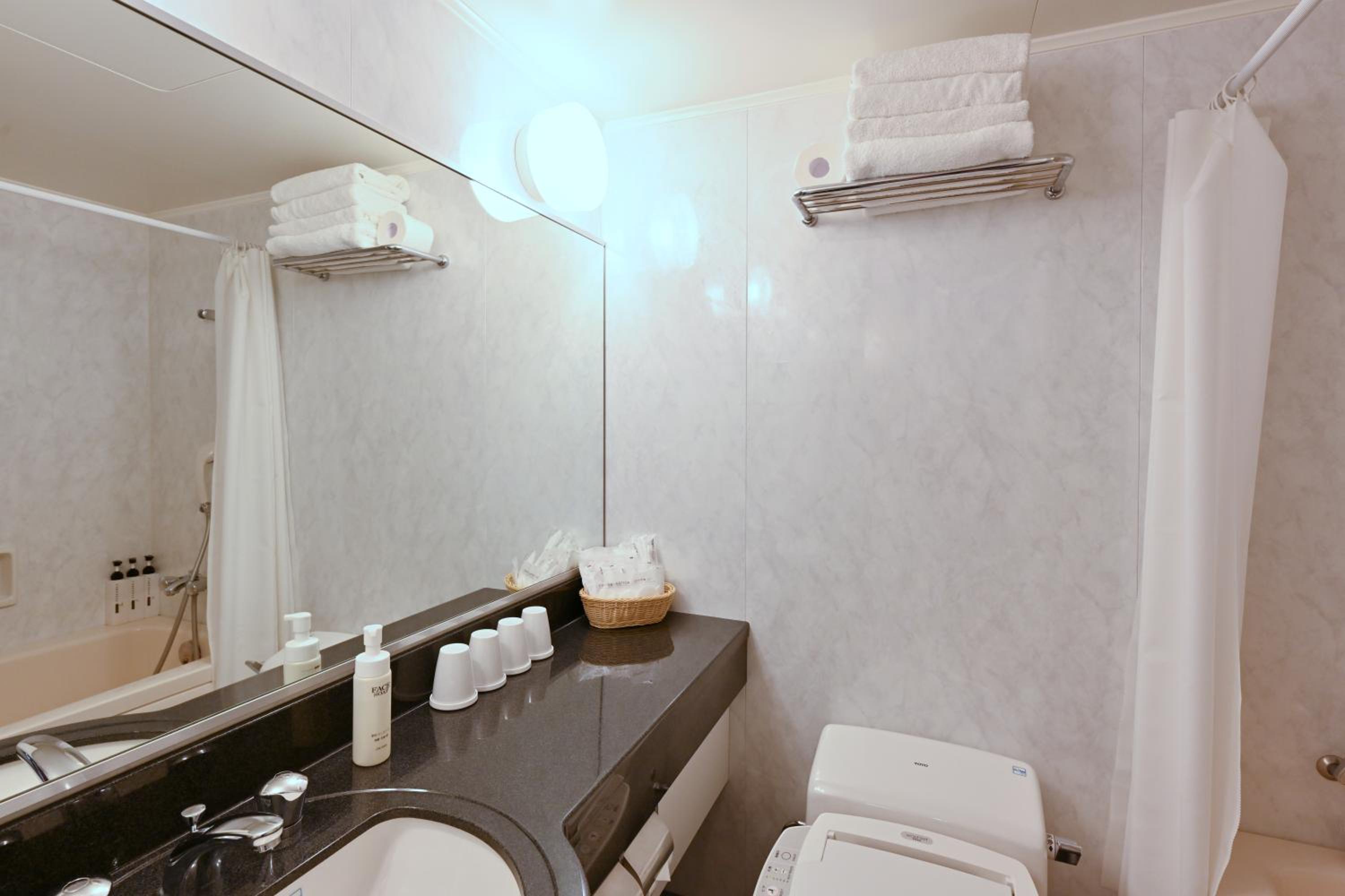 Standard Quadruple Room with Ocean View - Main Building photo 2