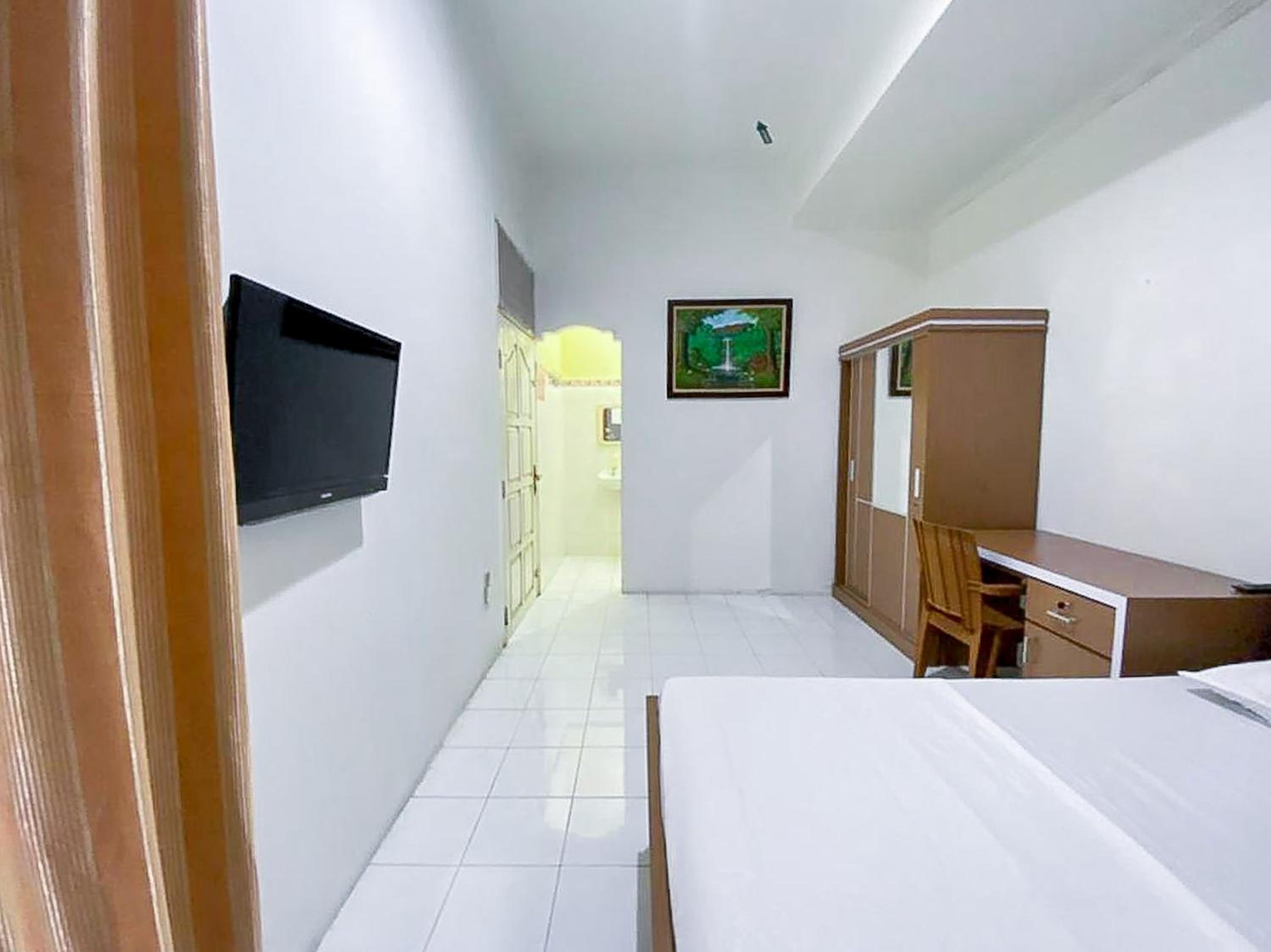 Deluxe Room - Photo 2