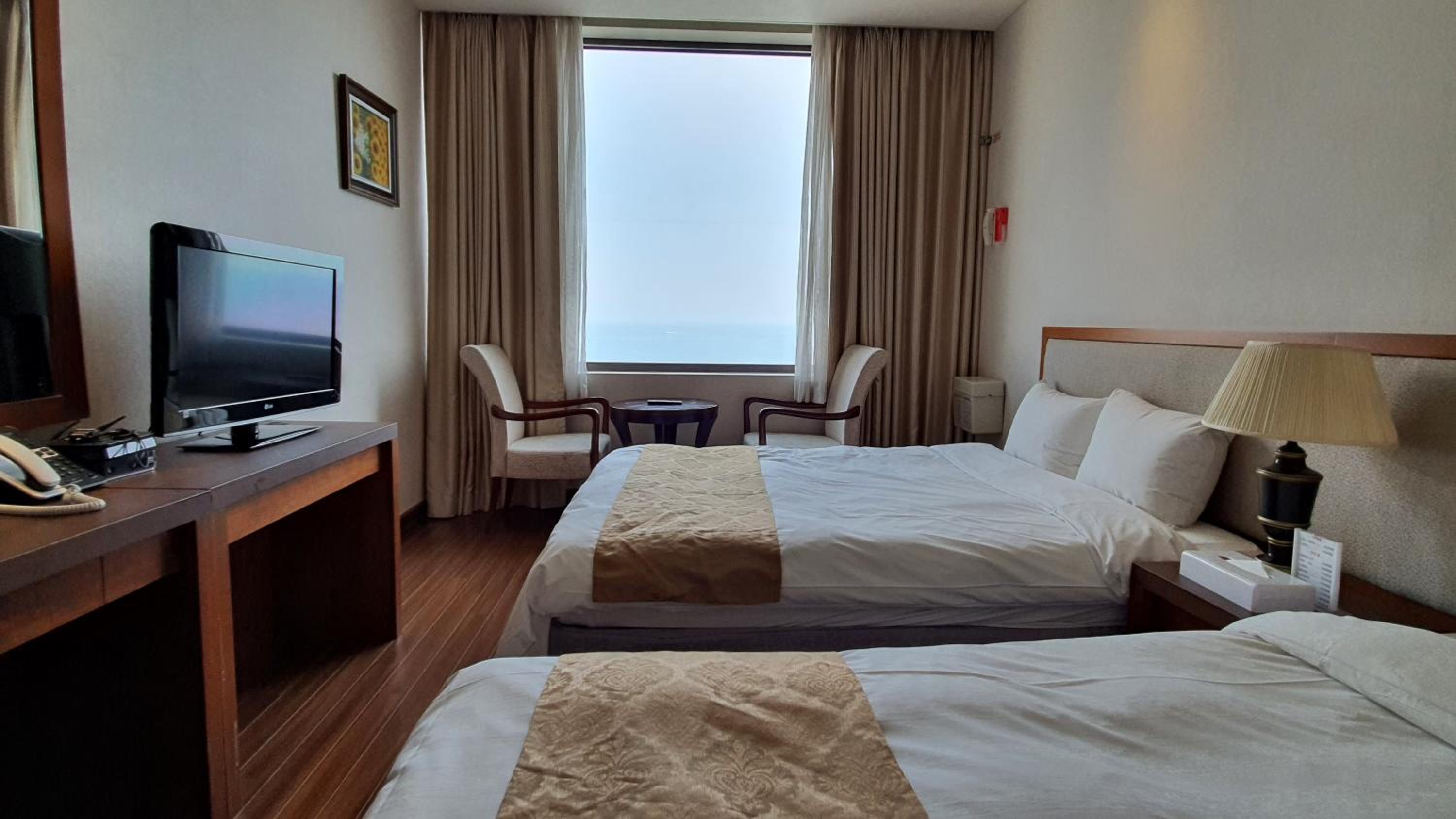 Deluxe Twin Room photo 2