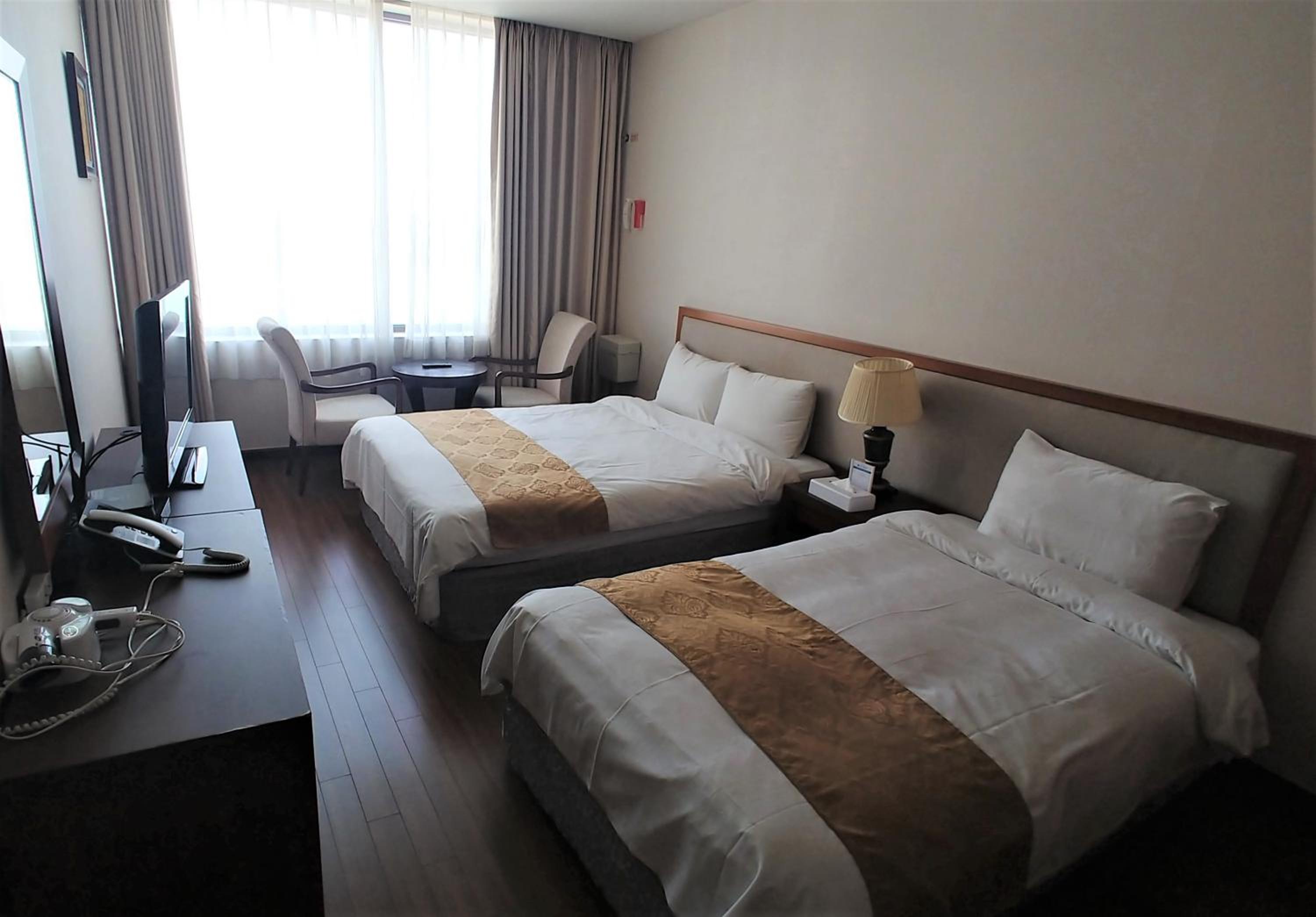 Deluxe Twin Room photo 3