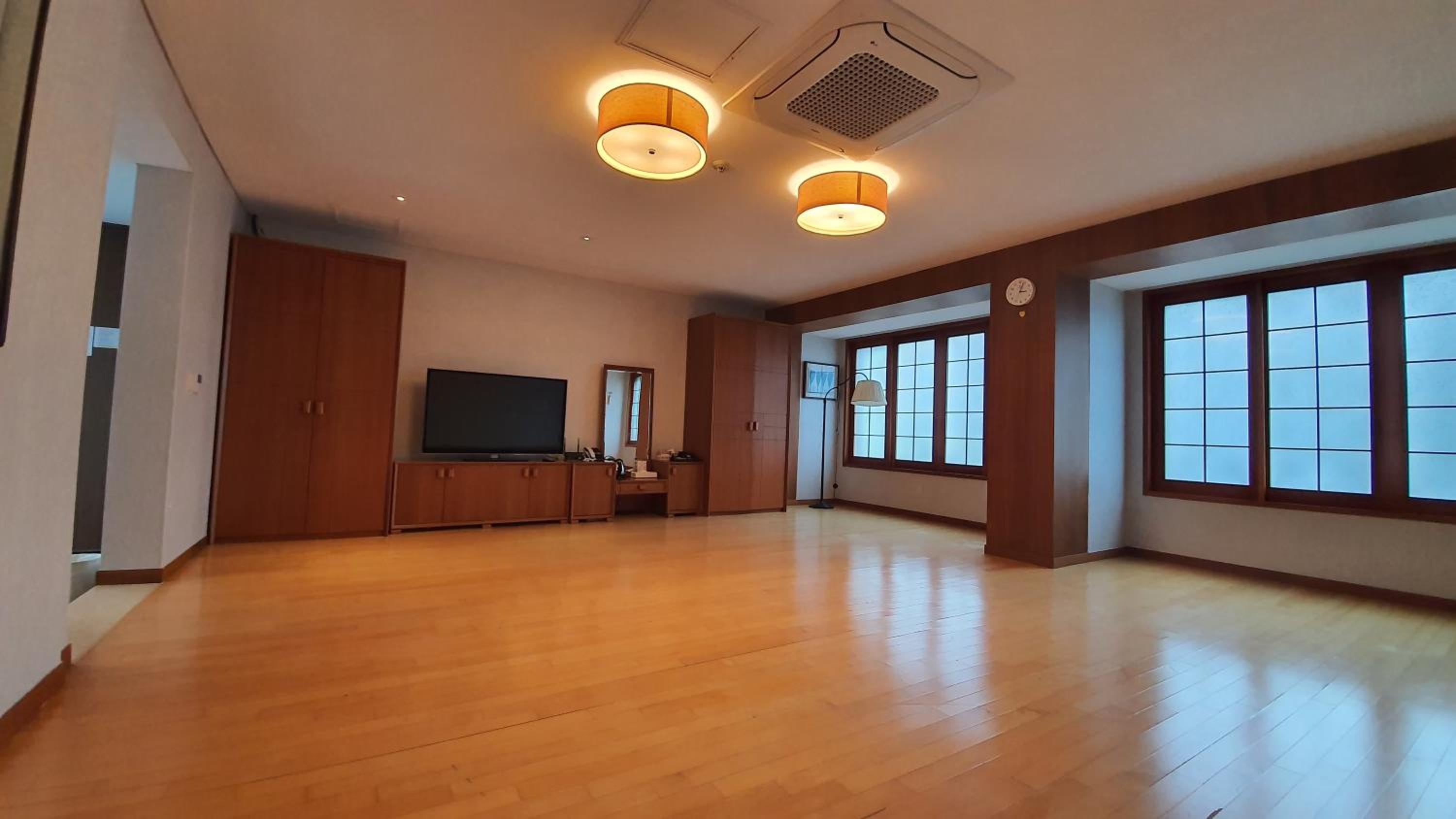 Korean-Style Deluxe Room photo 2
