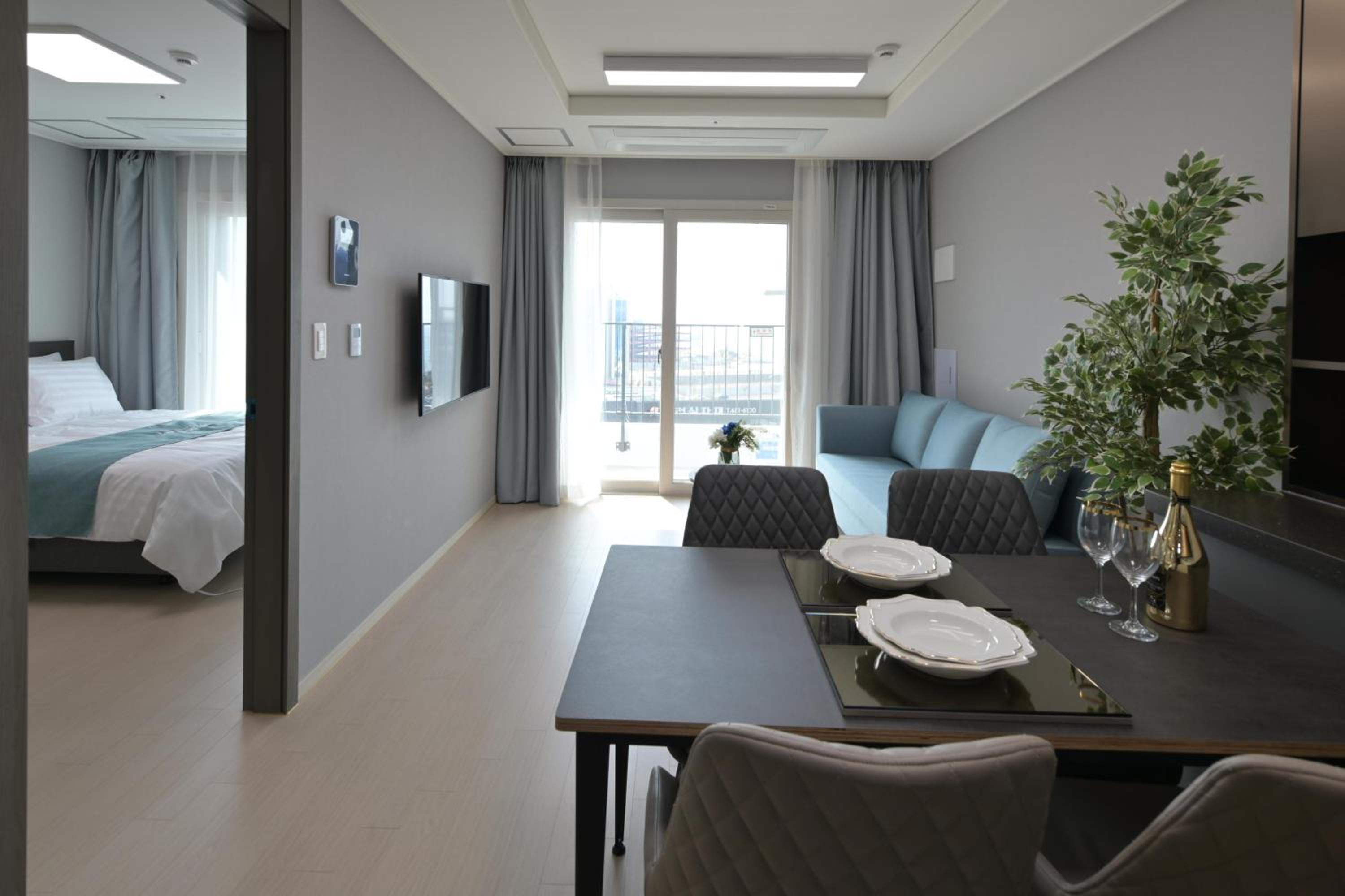 Suite - Photo 4