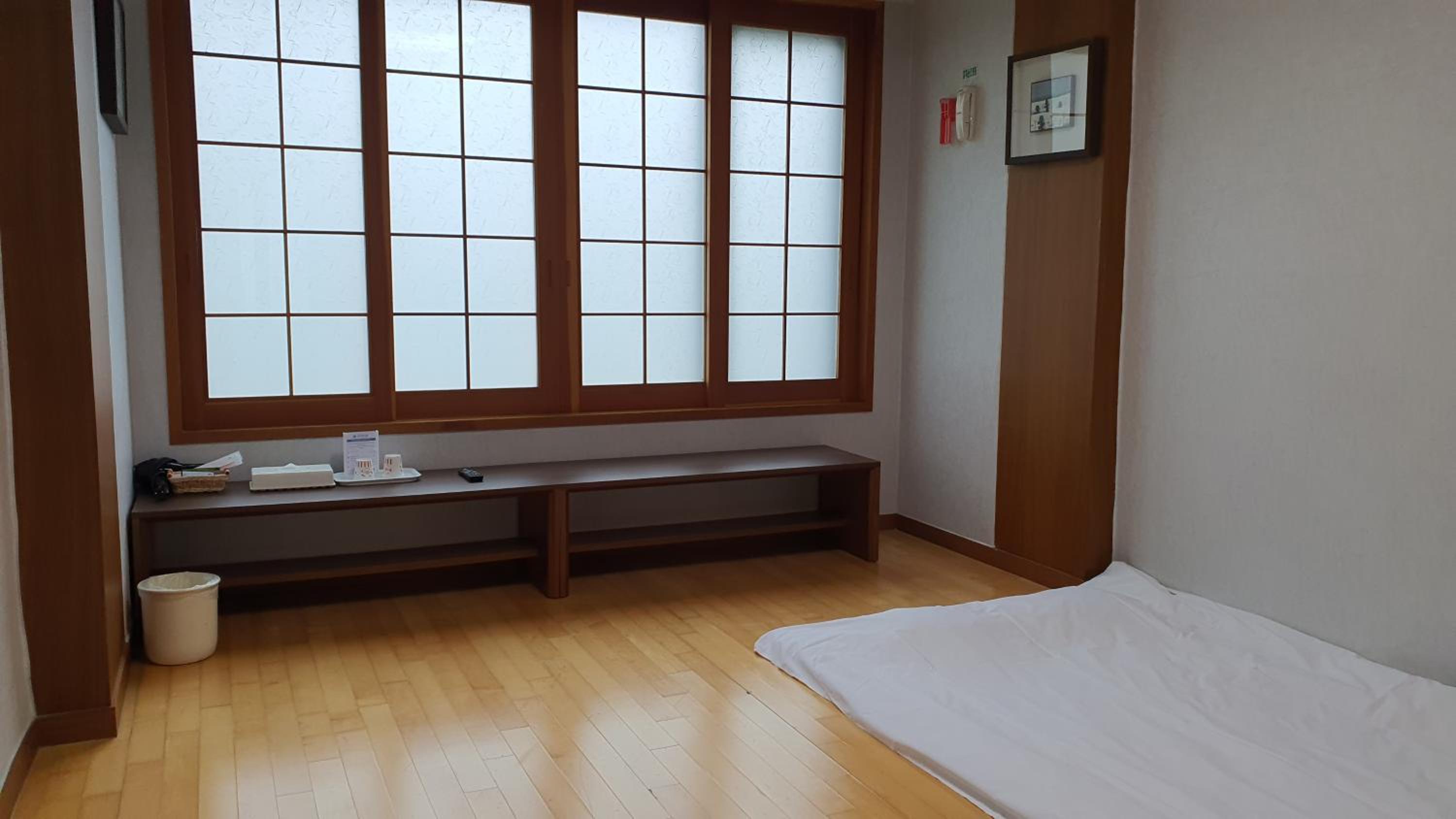 Korean-Style Standard Room photo 2