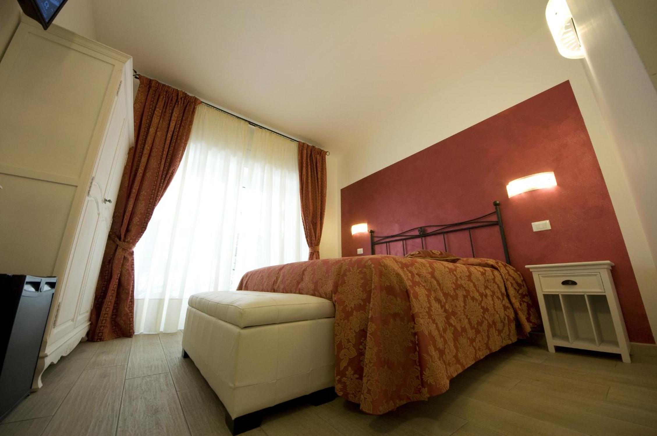 Double or Twin Room photo 3