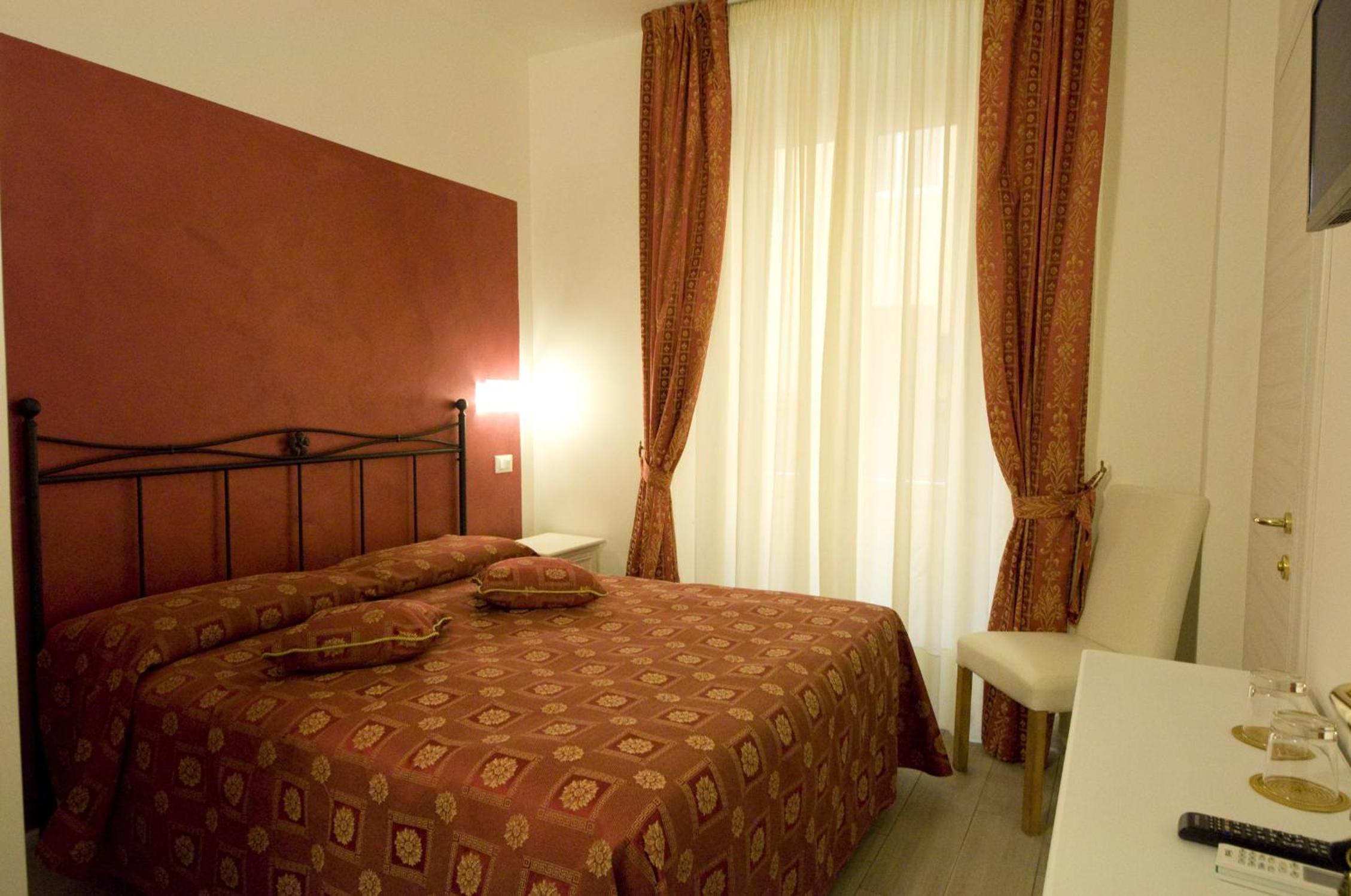 Economy Double Room photo 1