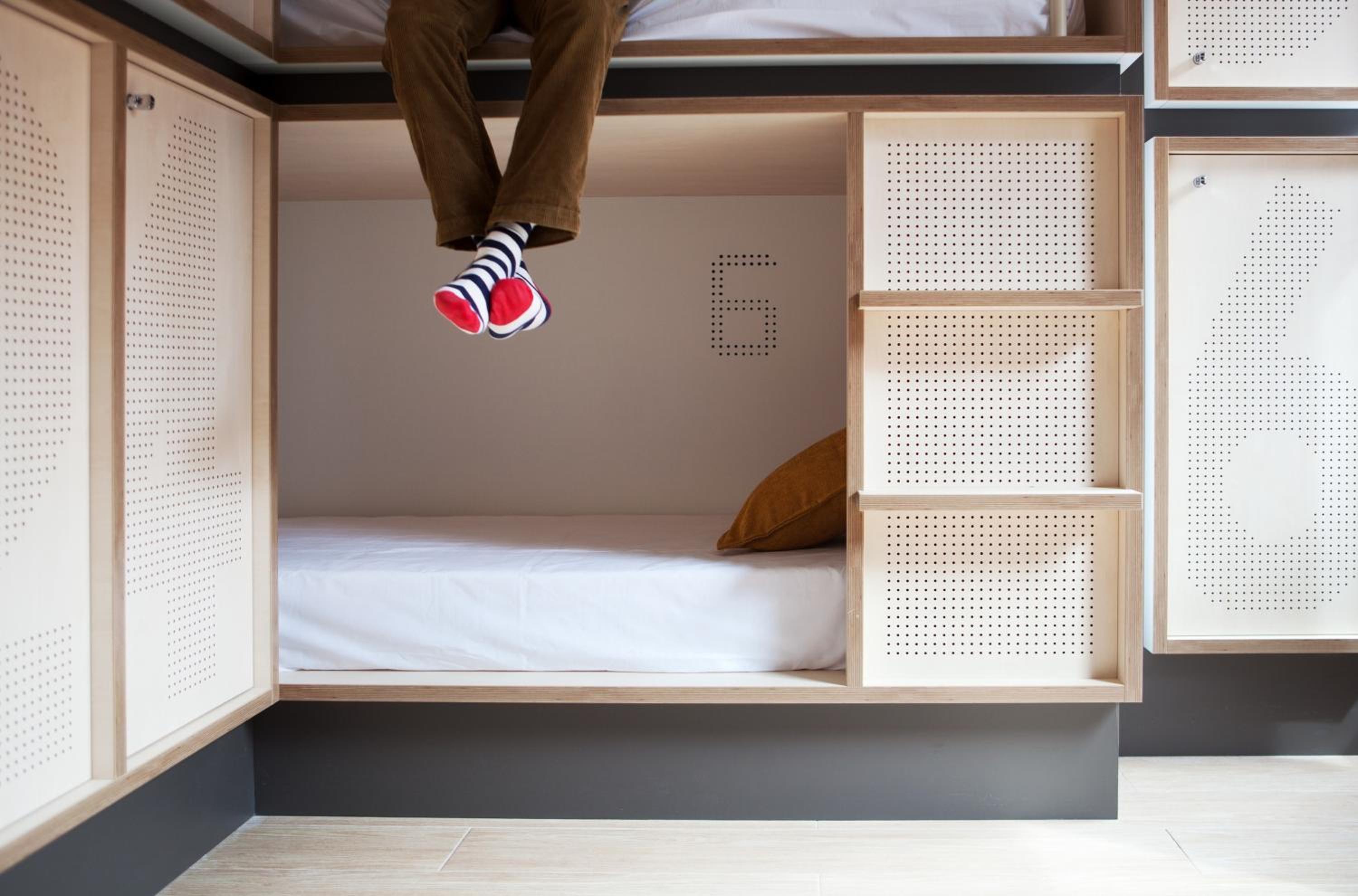 Bed in 6-Bed Mixed Dormitory Room with Shared Bathroom photo 2