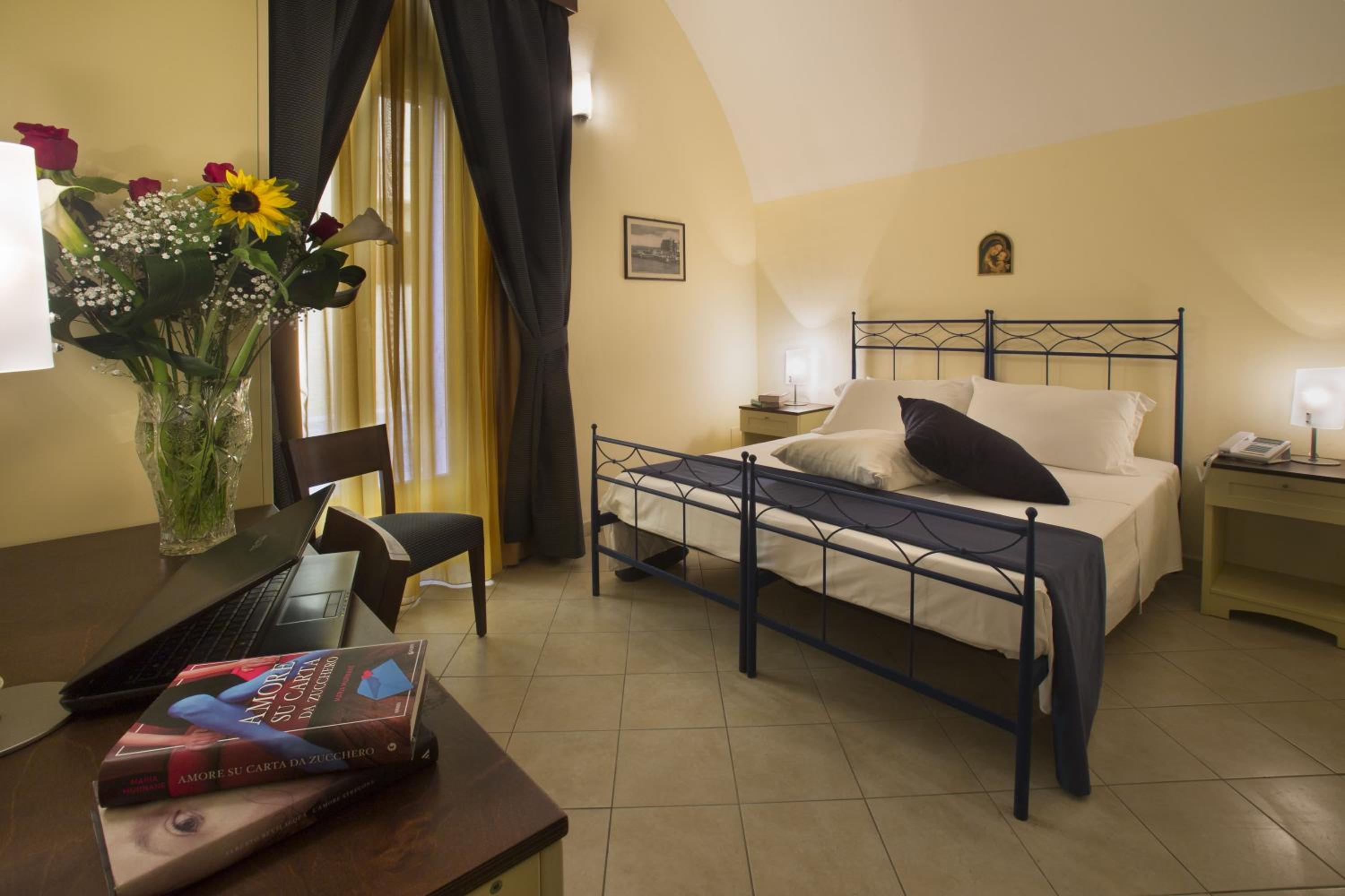 Double or Twin Room - Photo 1