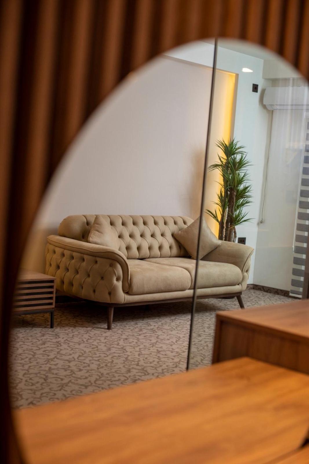 Deluxe Double or Twin Room - Photo 10