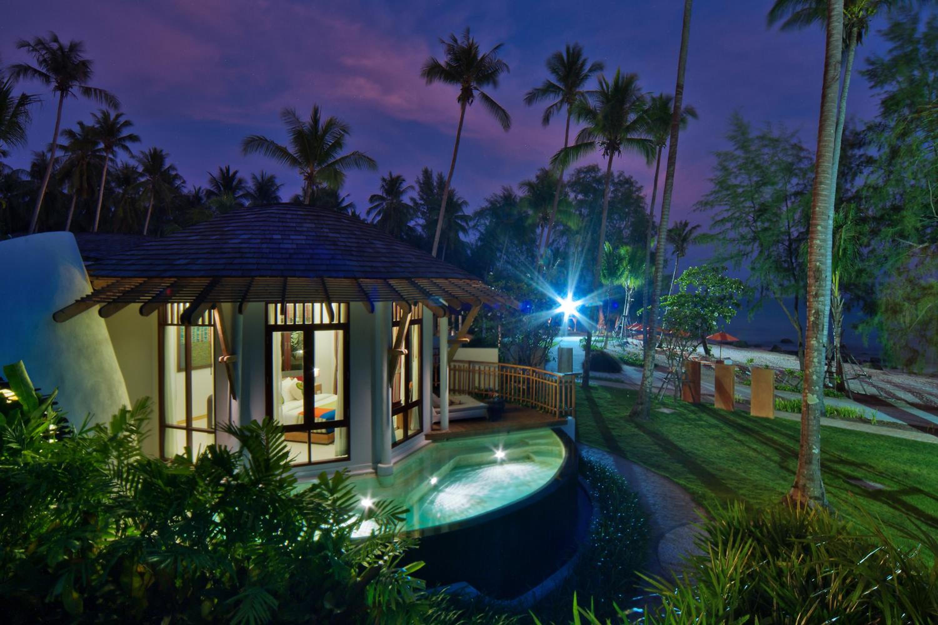 Beach Front Pool Villa - Photo 4