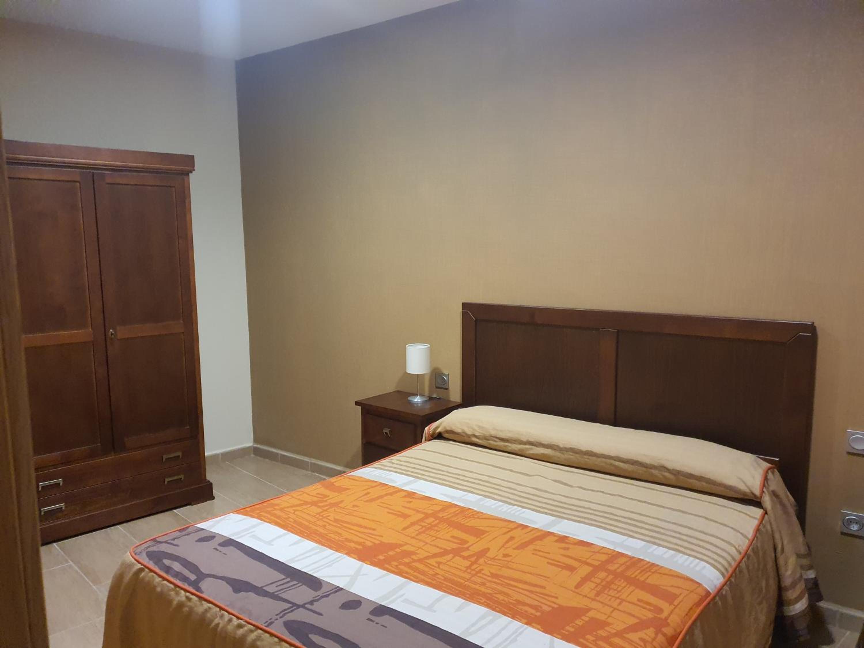 One-Bedroom Apartment - Disabled Access - Photo 2