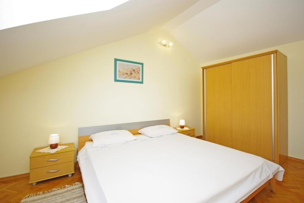 Economy Studio with Terrace and Sea View photo 1
