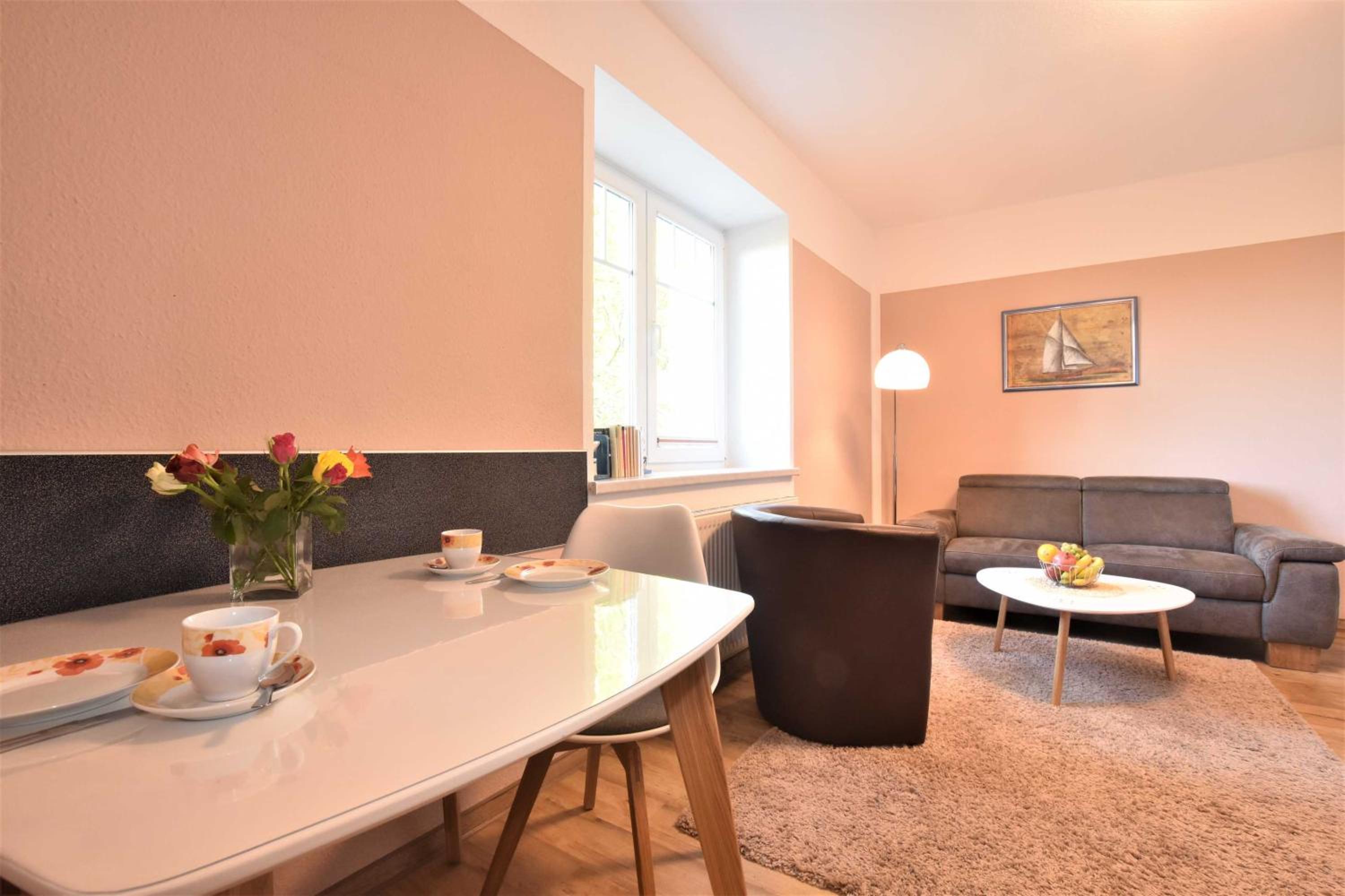 One-Bedroom Apartment with Terrace photo 3