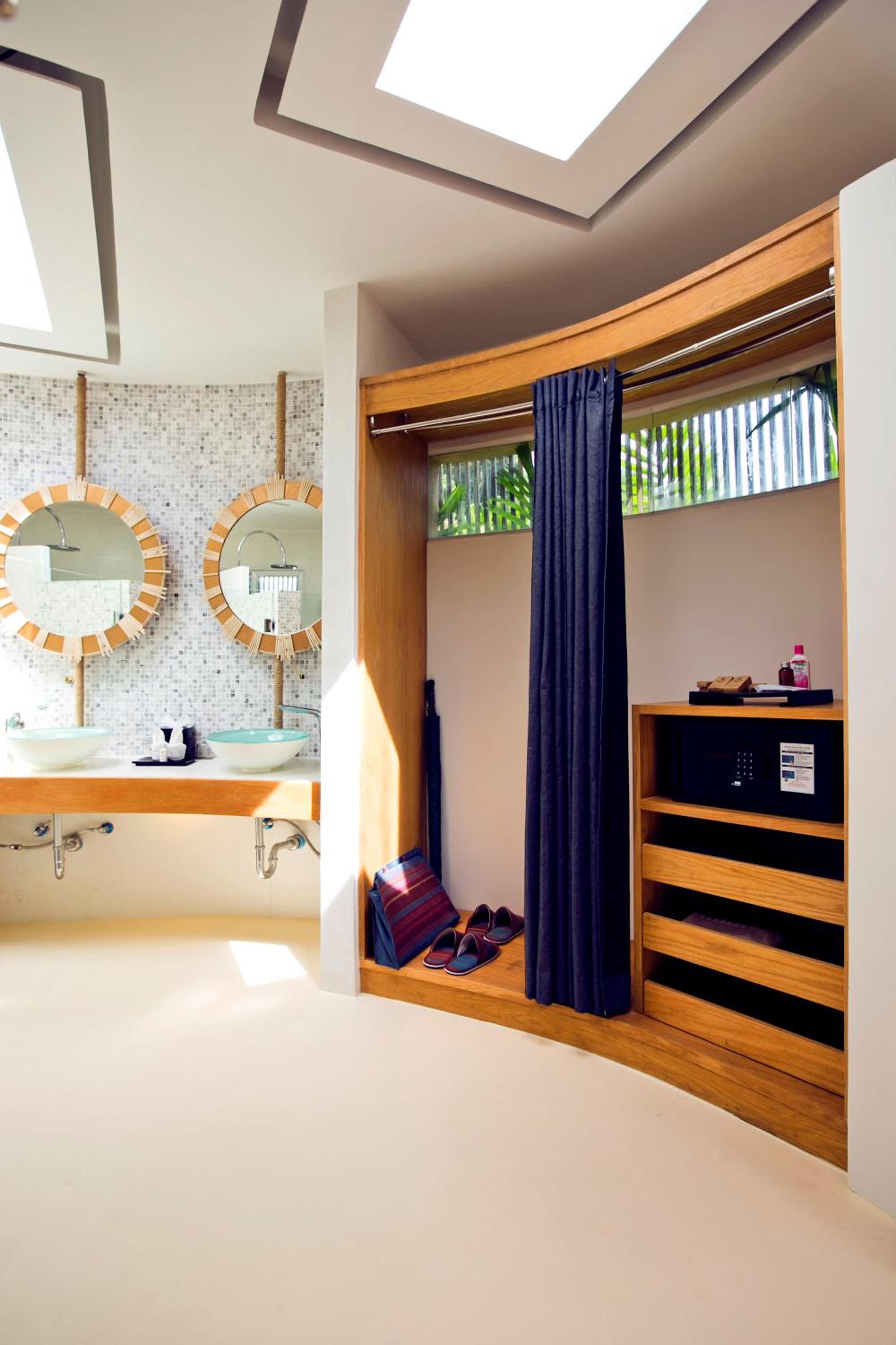 Two-Bedroom Villa - Photo 4