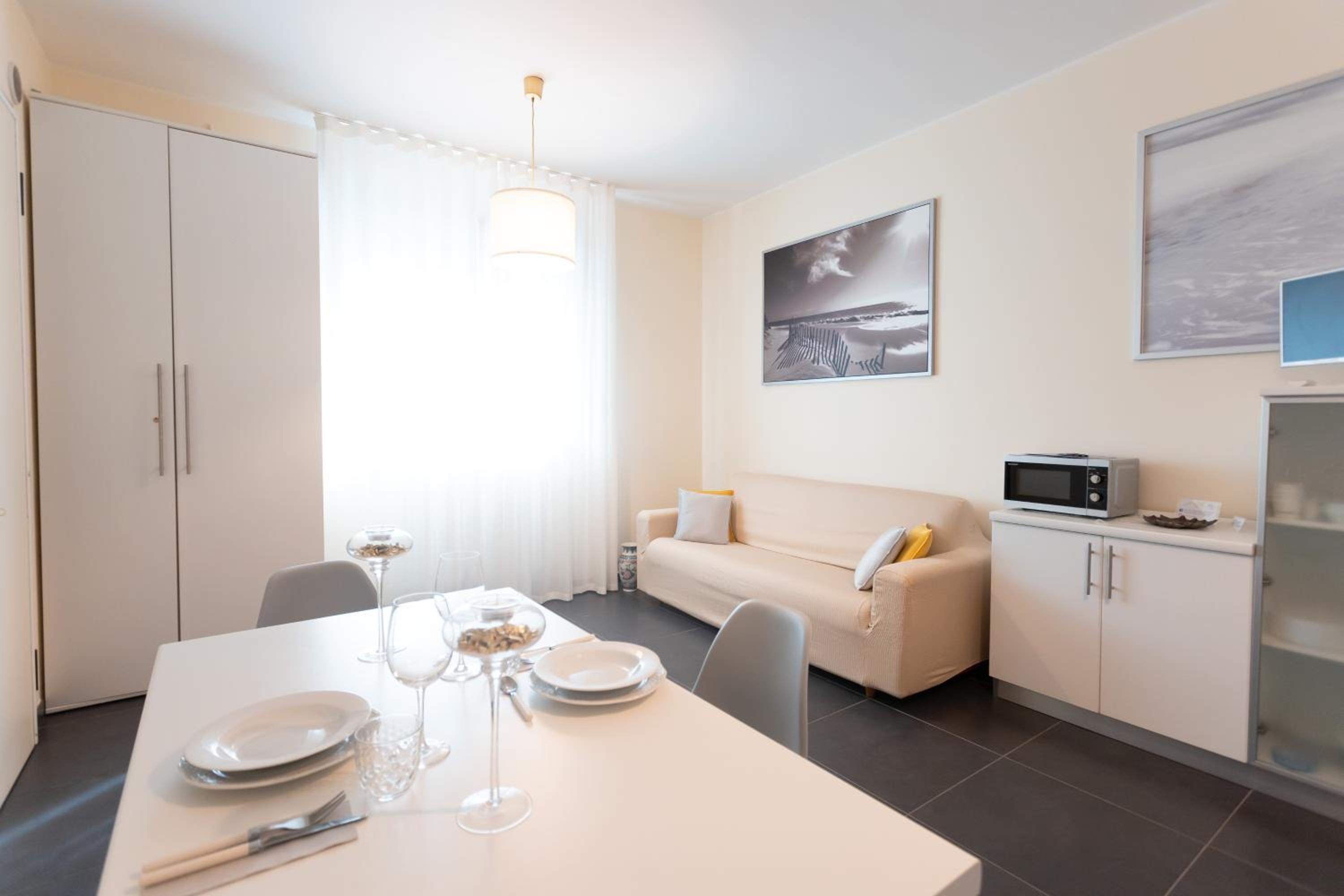 Apartment - Ground Floor - Photo 3