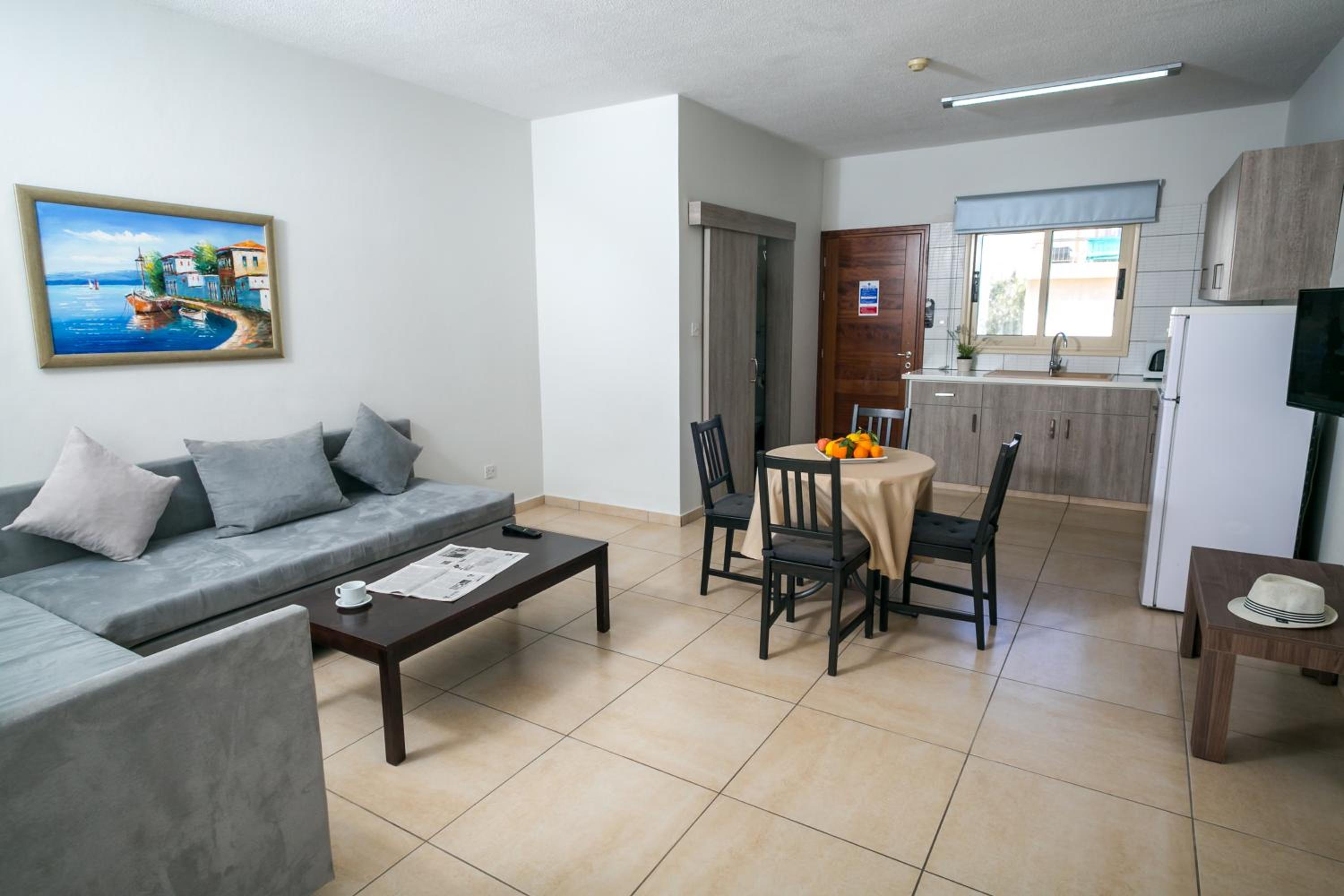 קריסטלו אפרטמנטס פאפוס — Superior One-Bedroom Apartment