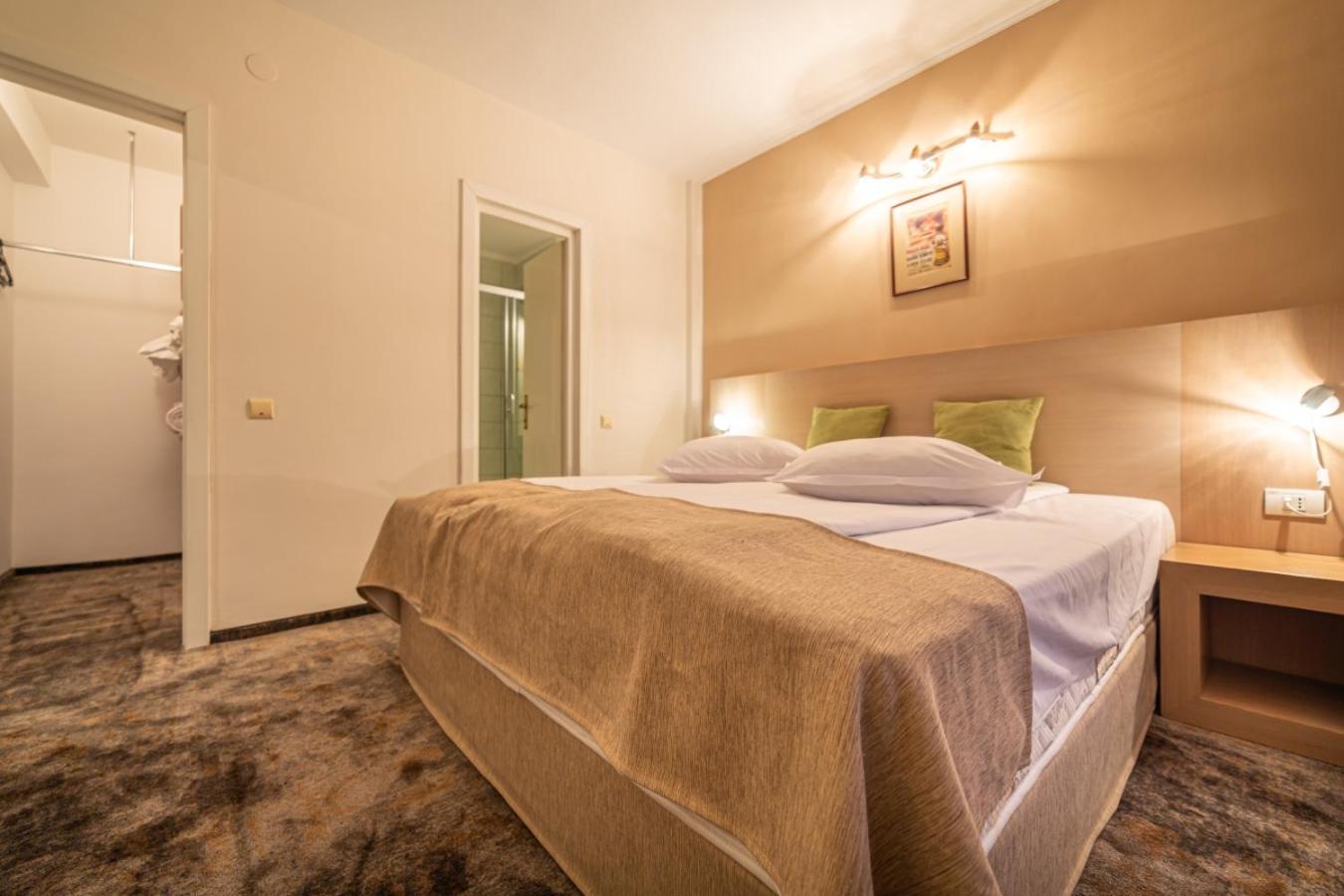 Standard Double or Twin Room 3*** - Photo 4