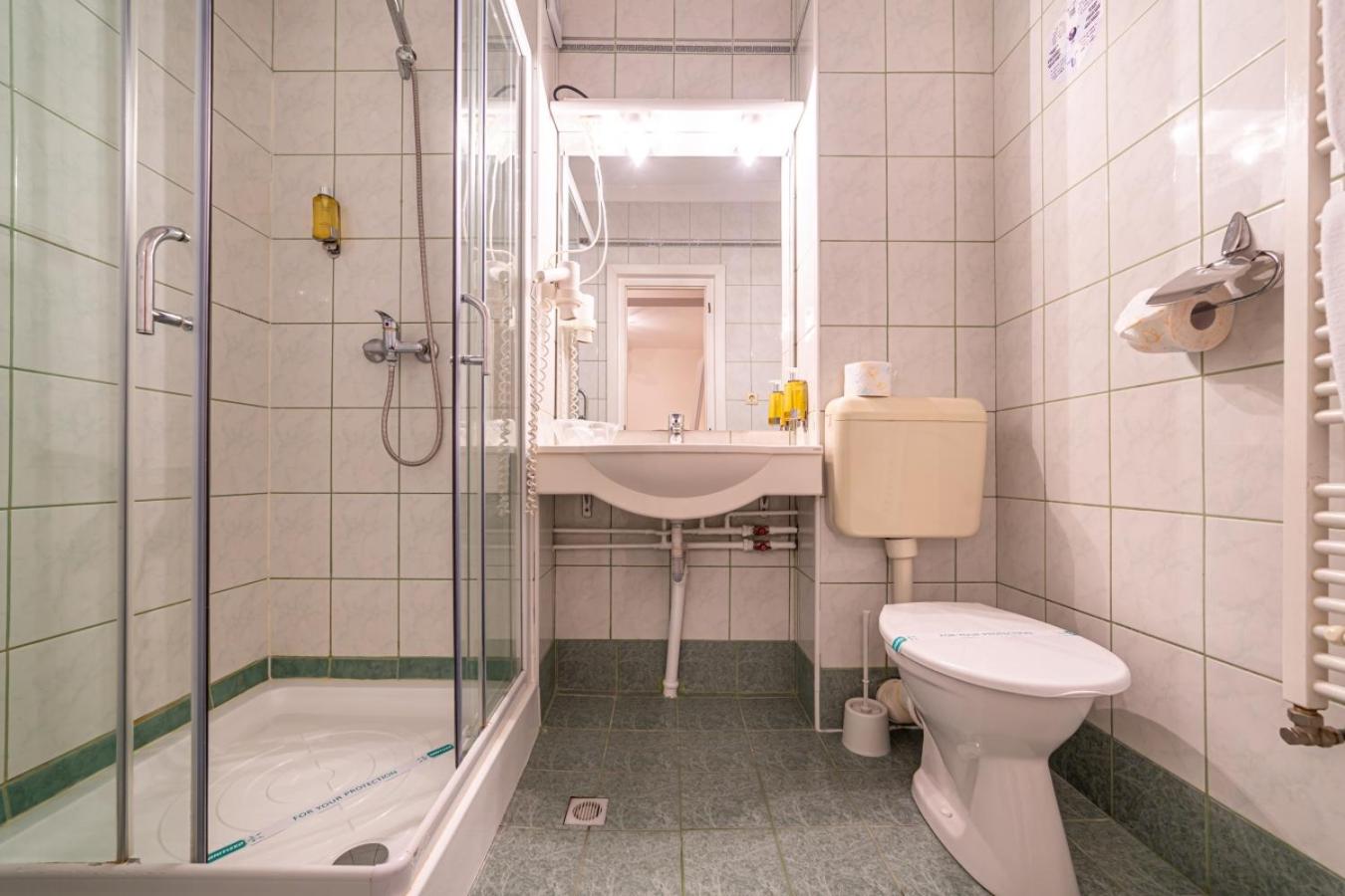 Standard Double or Twin Room 3*** - Photo 7