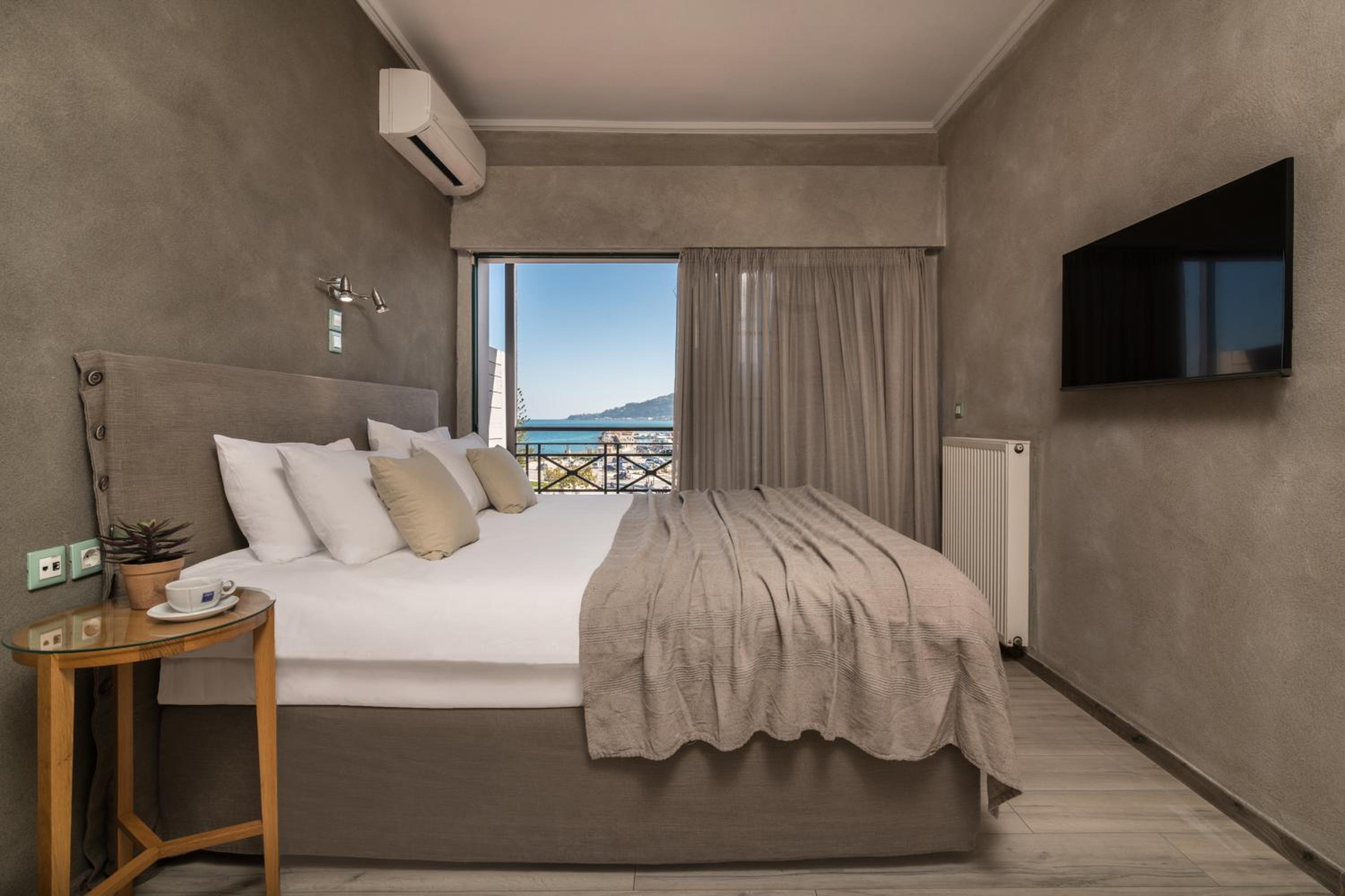Double or Twin Room with Sea View photo 1