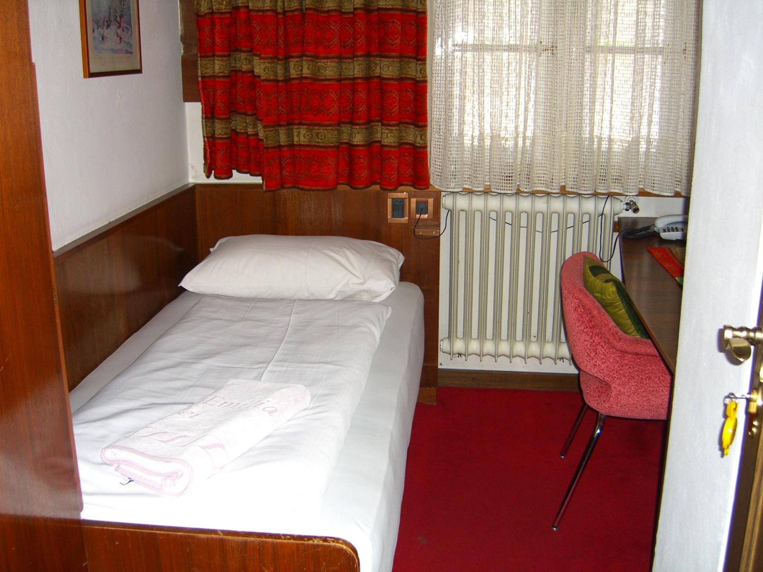 Single Room photo 3