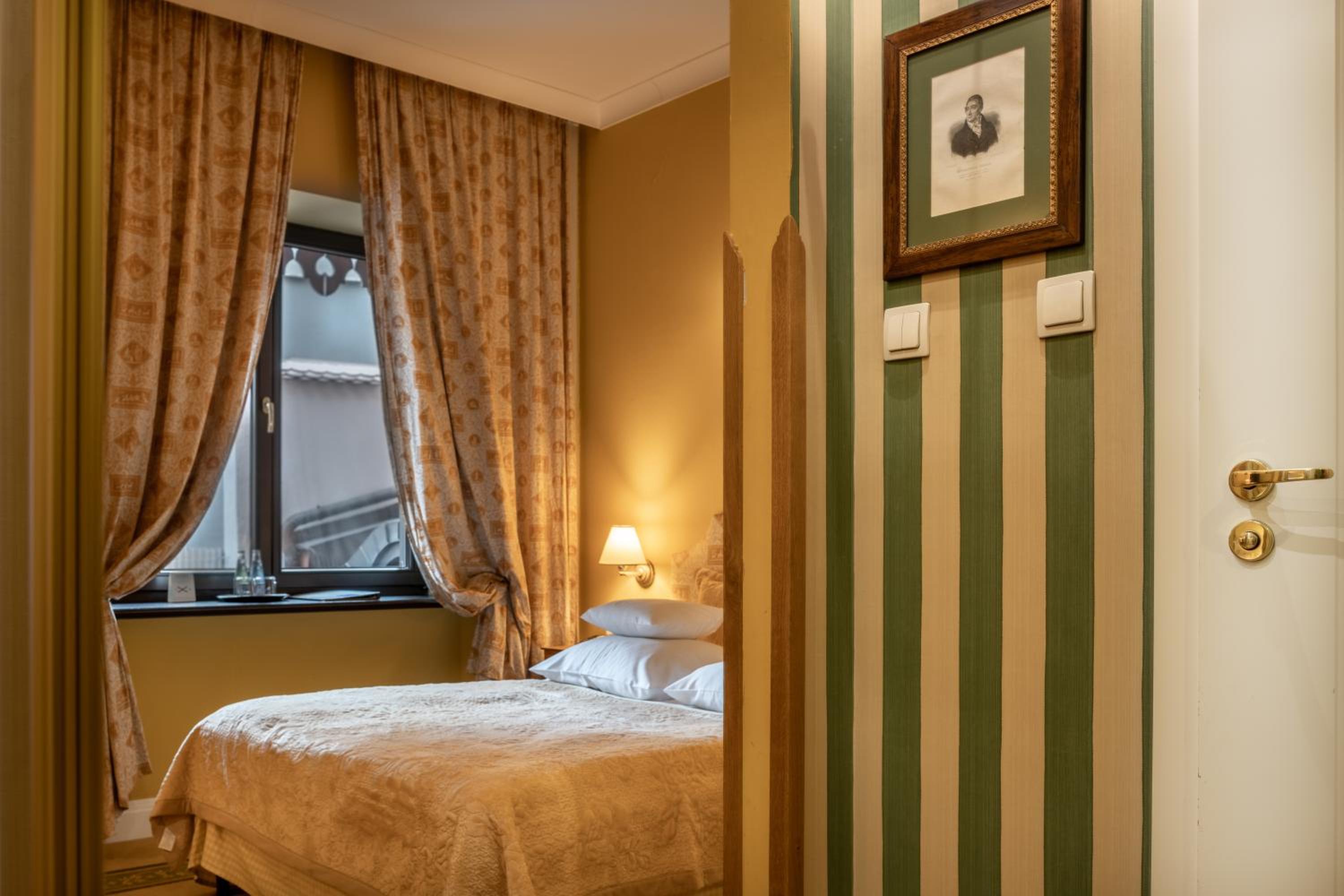 Standard Double Room - Photo 7