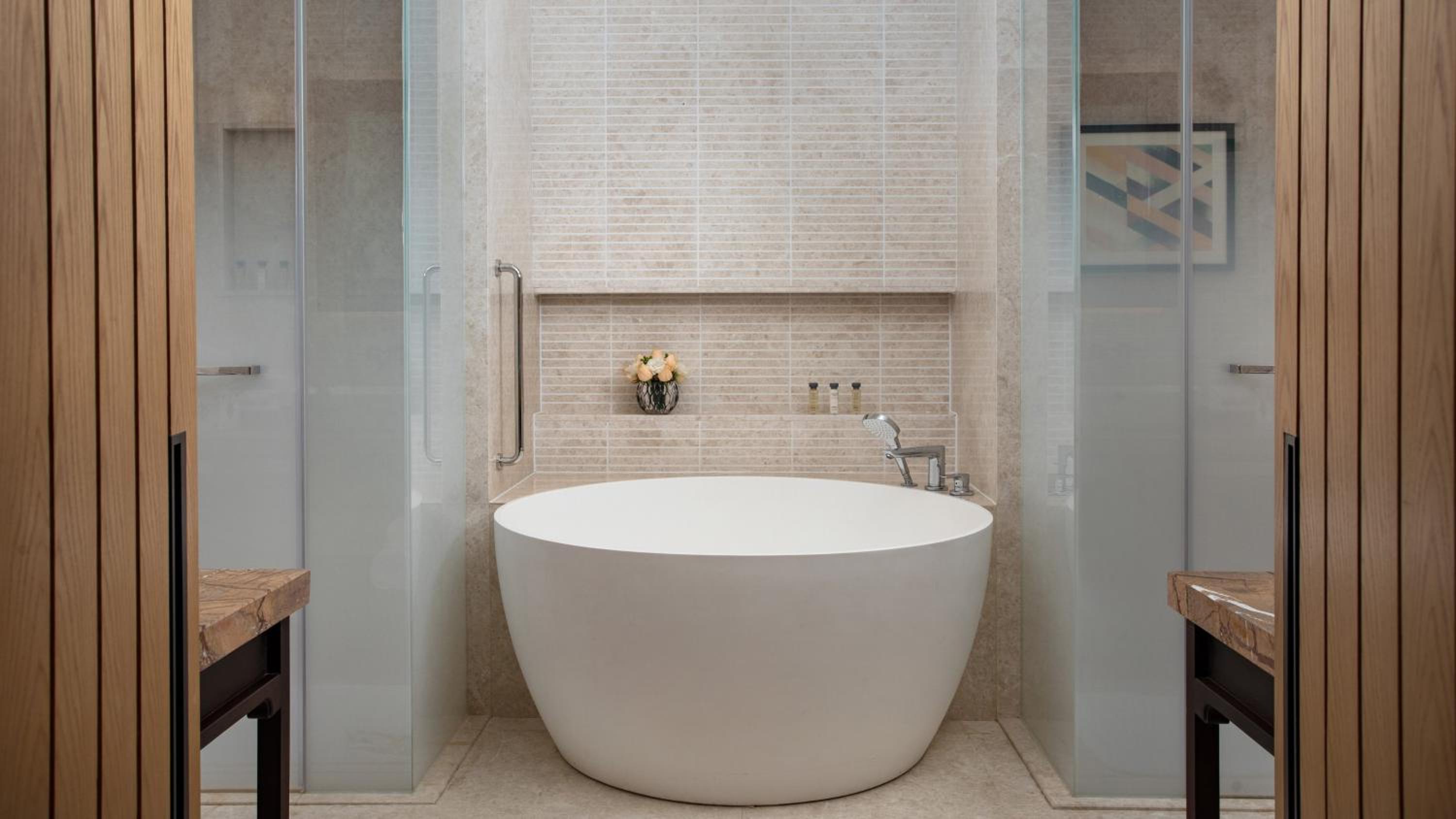 King Suite - Photo 6