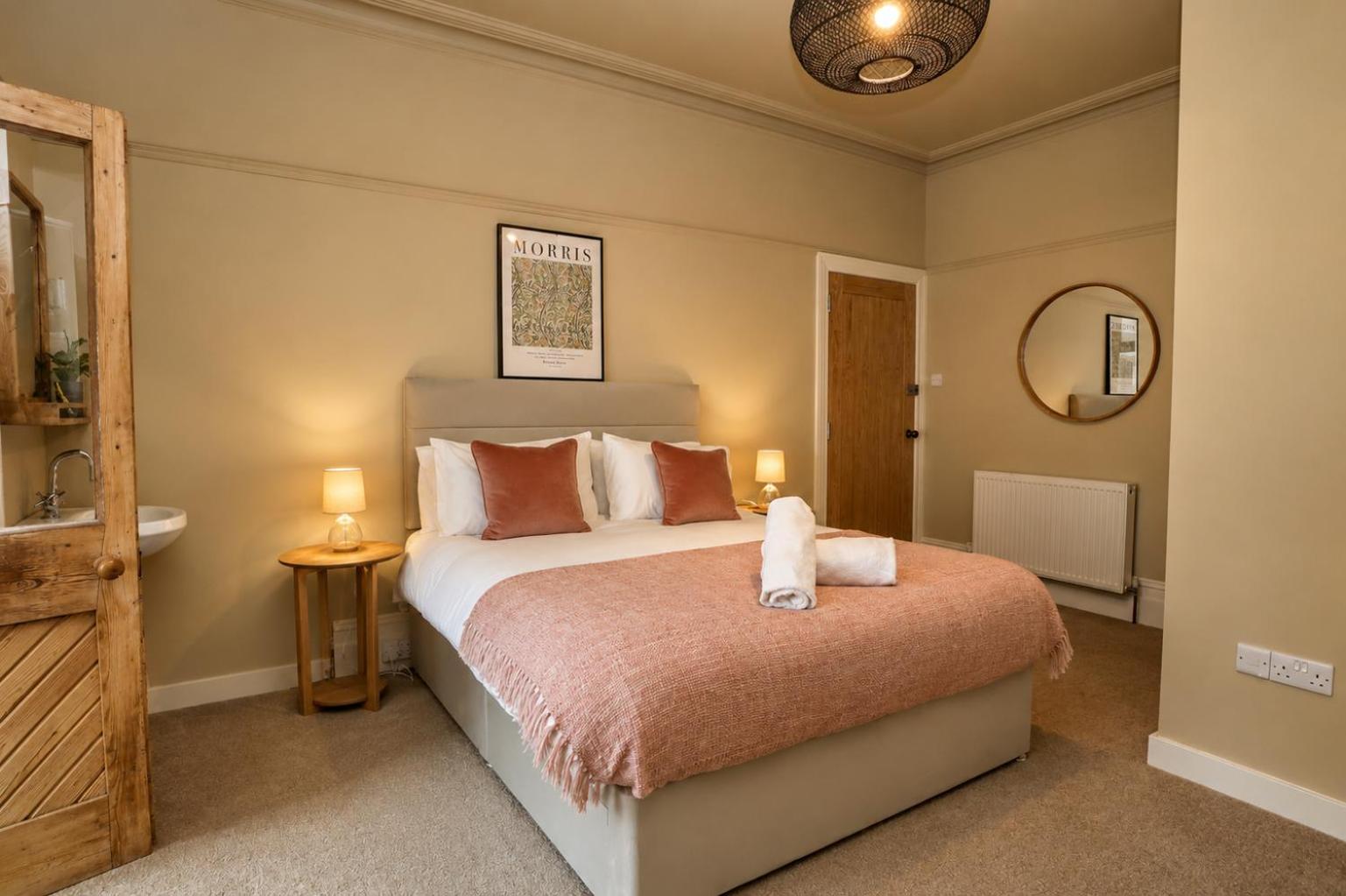 Deluxe King Room