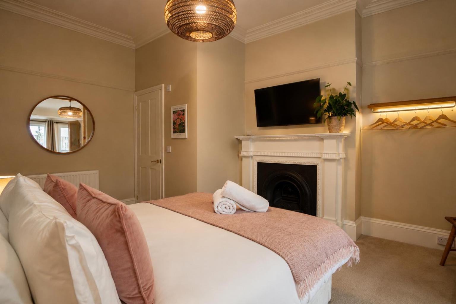 Deluxe King Room, photo 6