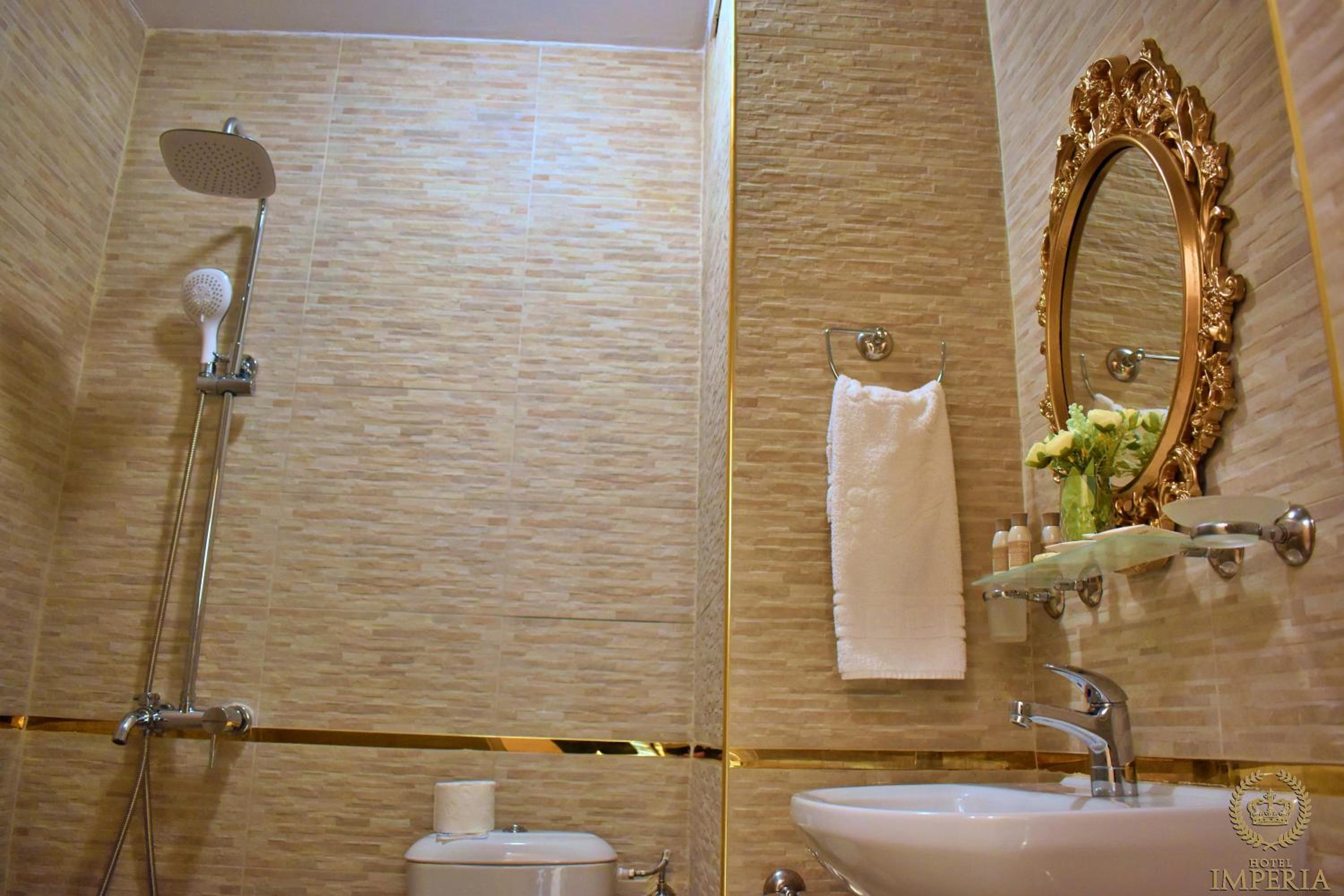Deluxe Double or Twin Room - Photo 6