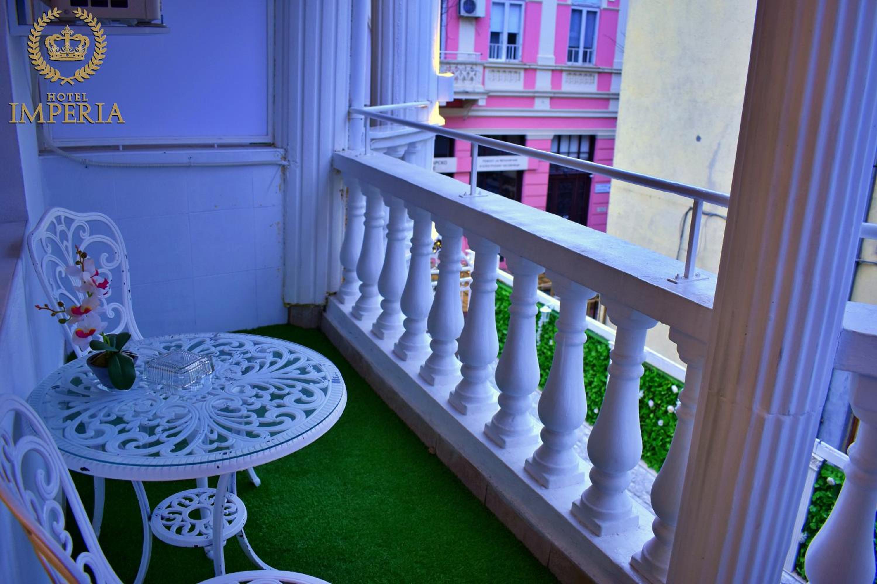 Deluxe Double Room with Balcony - Photo 7