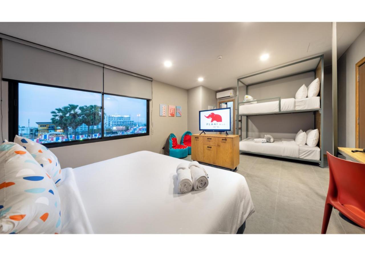 Family Room - Photo 8