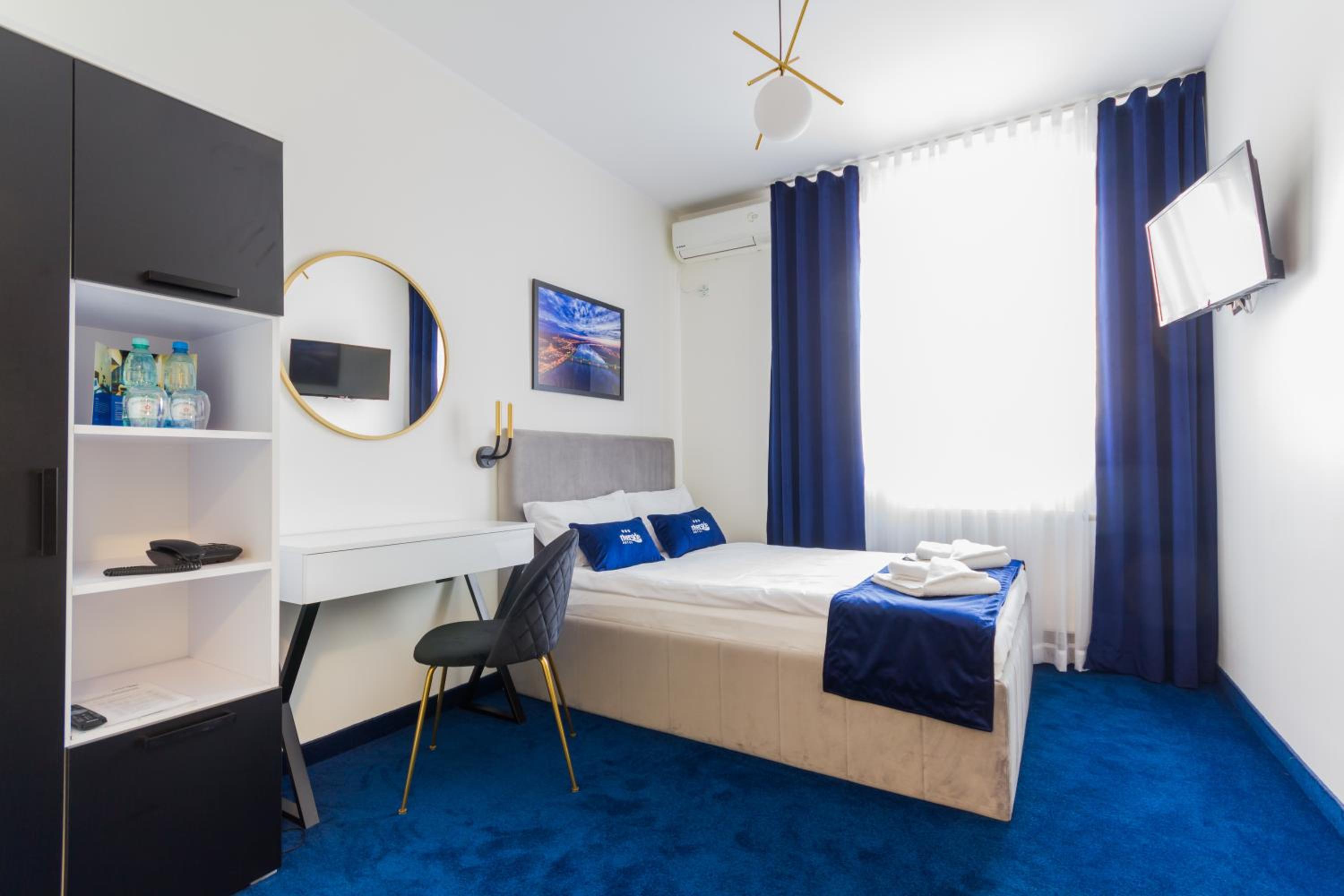 Deluxe Double or Twin Room - Photo 3
