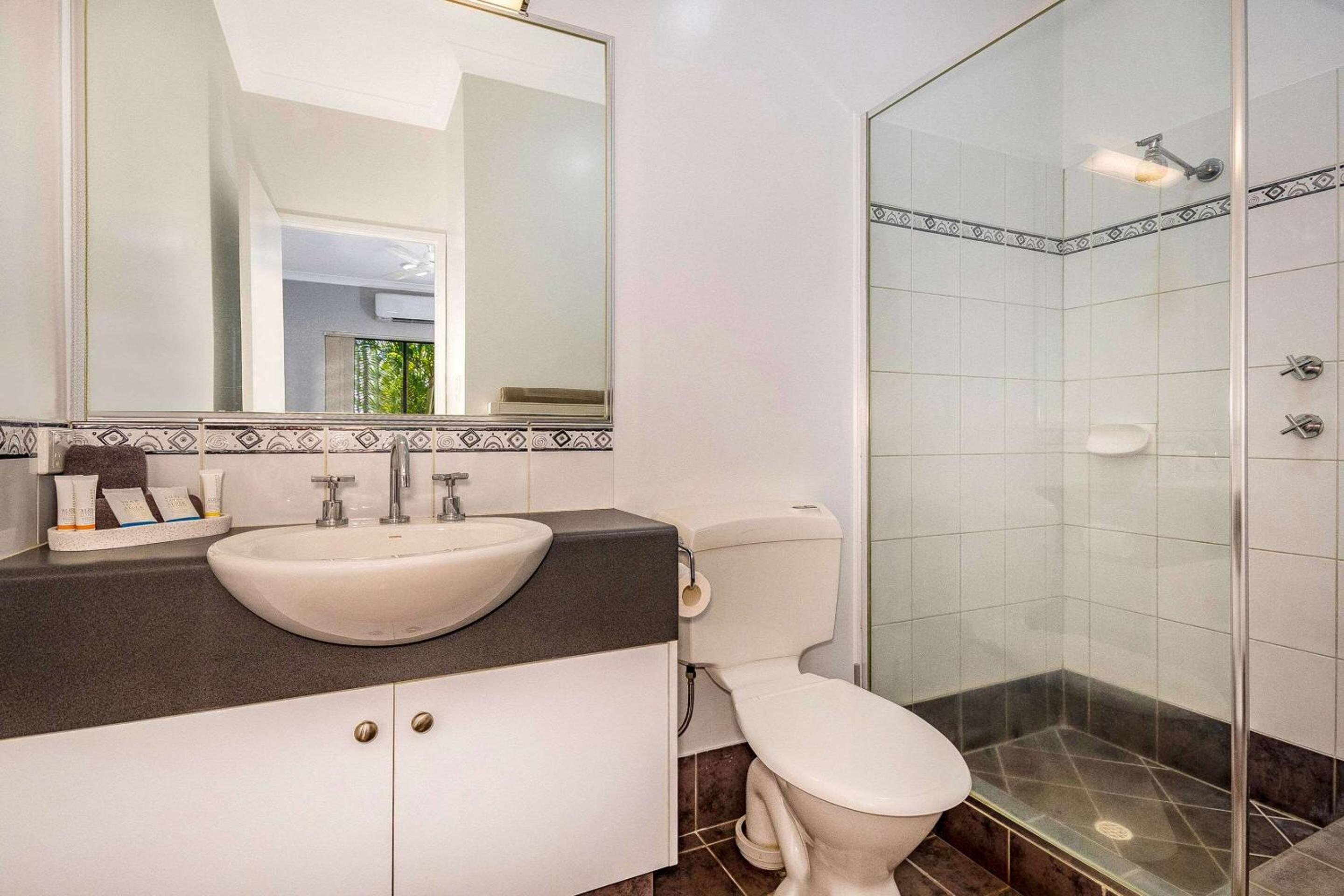 One Bedroom Suite  - Photo 10