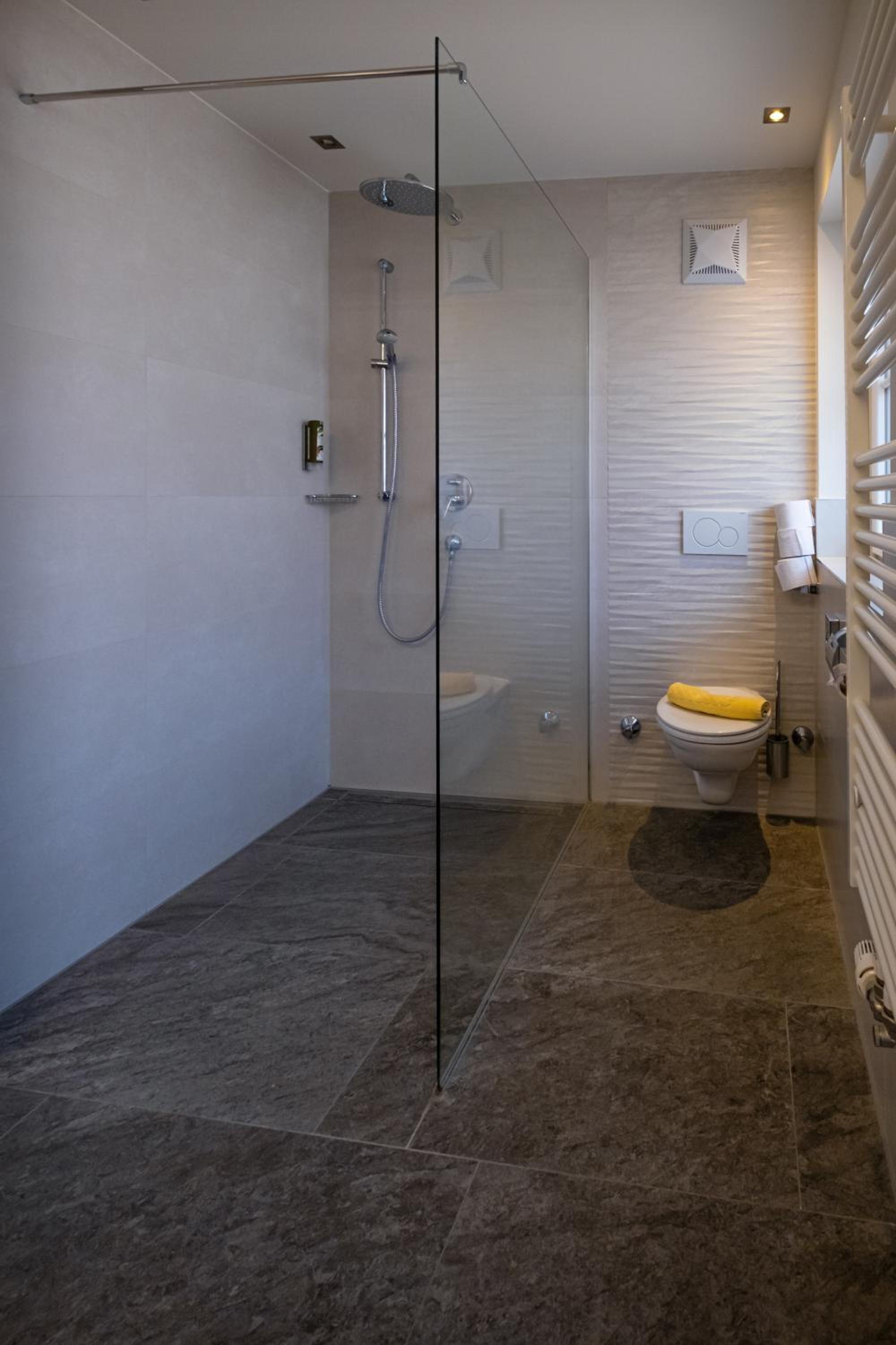 Double Room with Balcony and Lake View photo 3