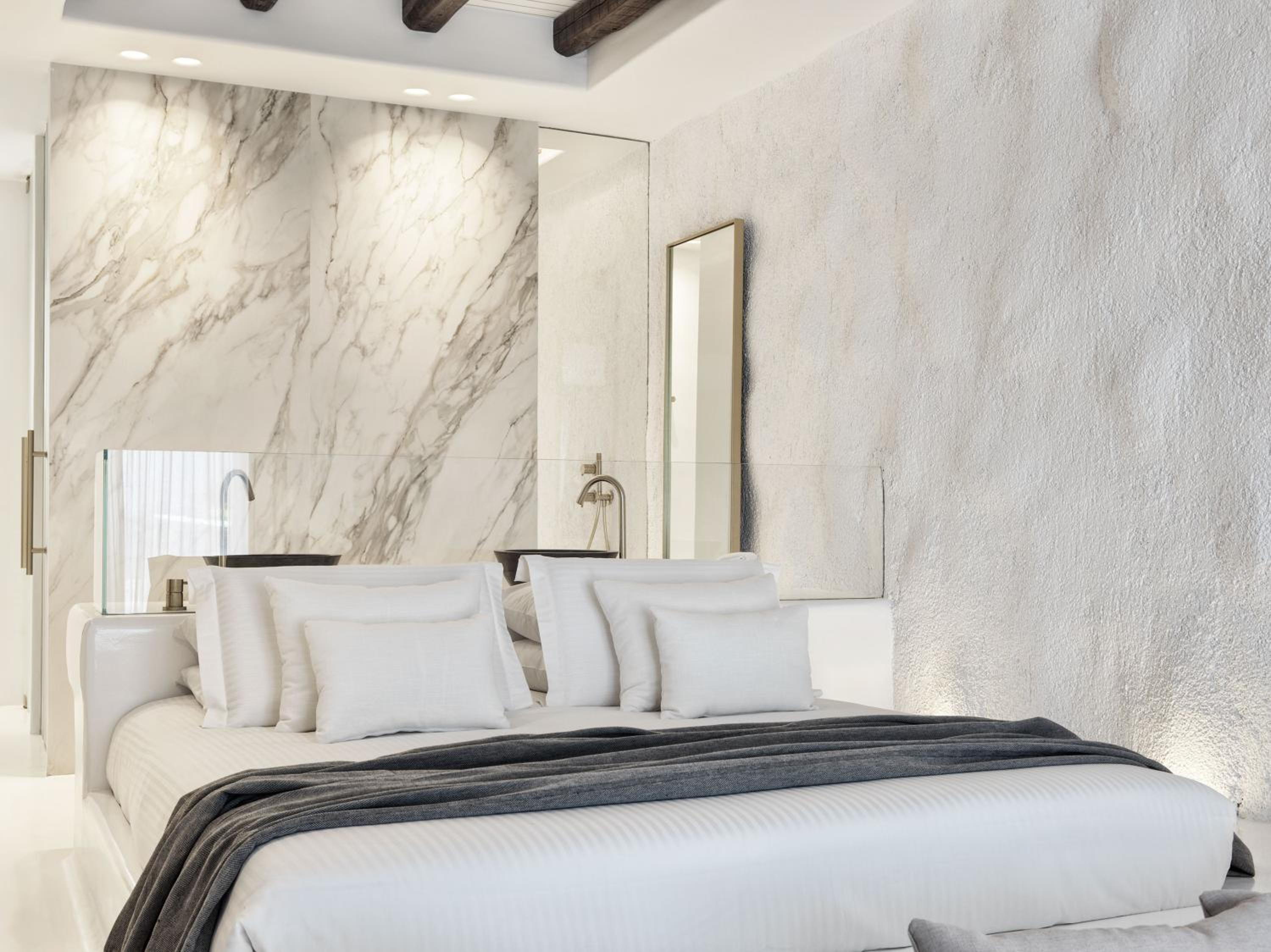 Executive Suite with Private Heated Pool Sea View - Photo 13