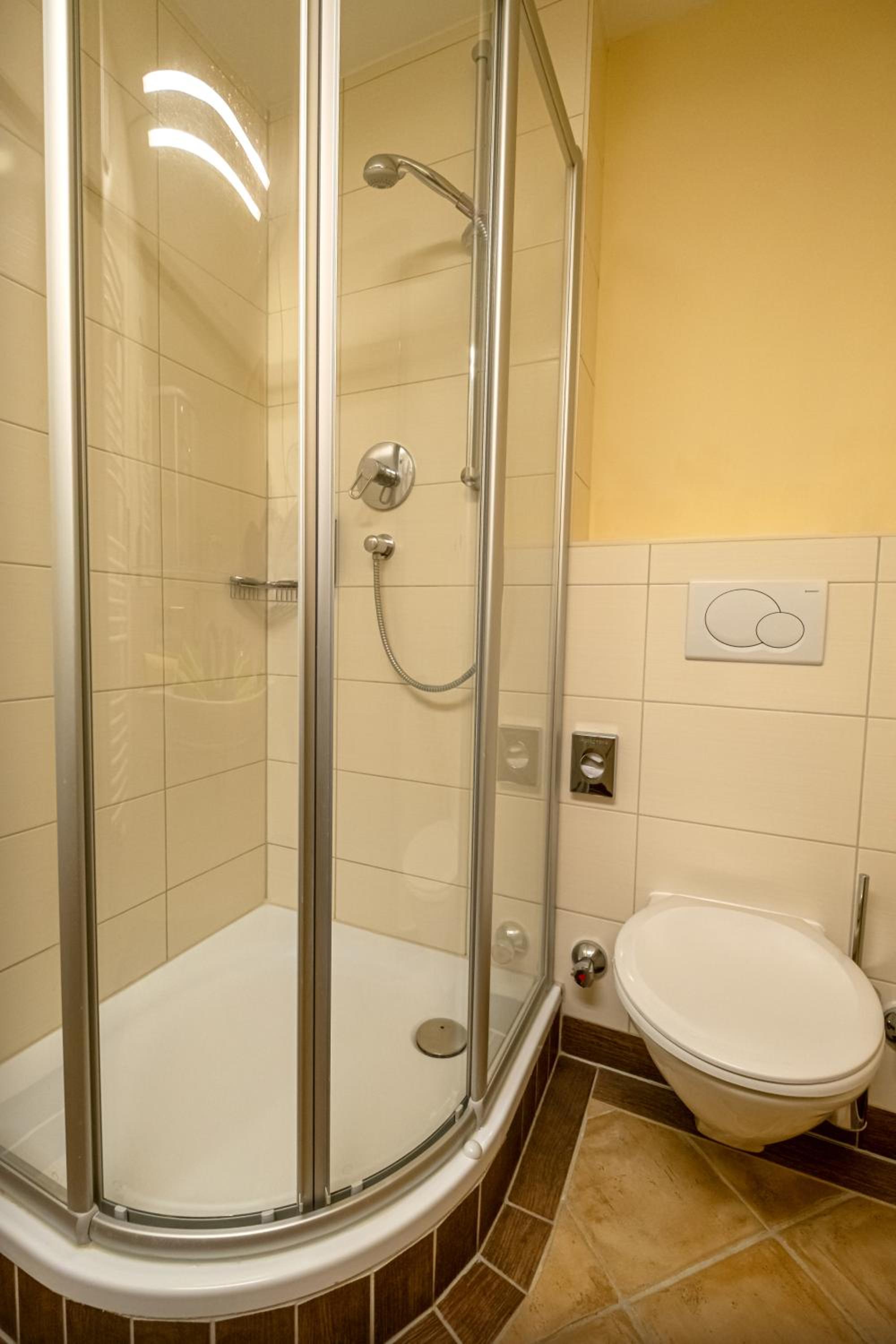 Double Room with Balcony and Lake View photo 2